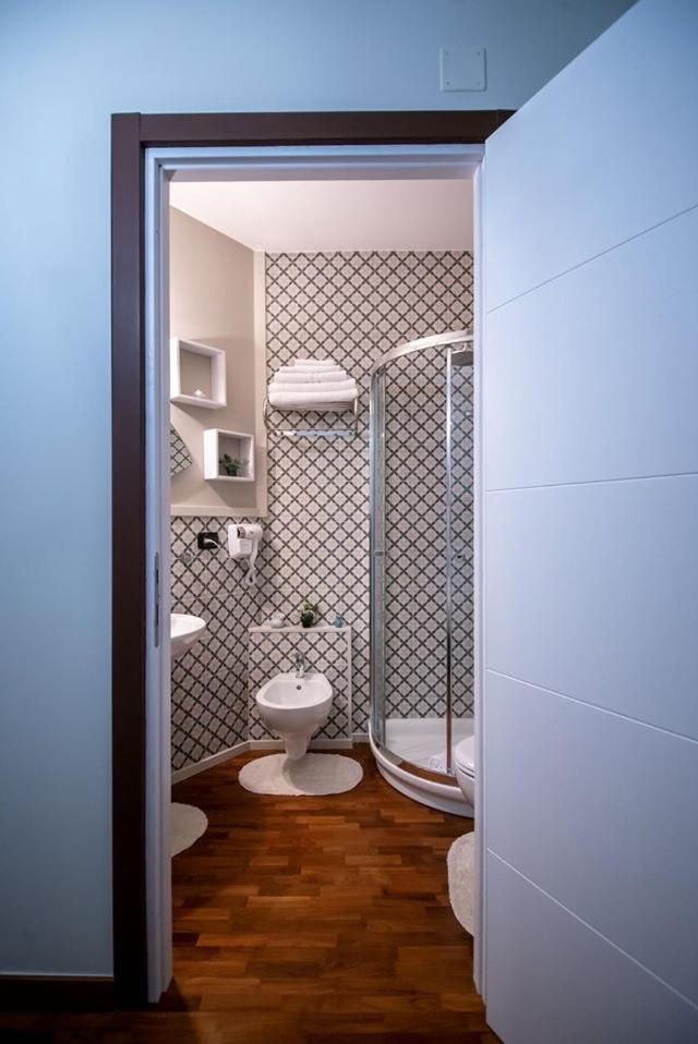 Double Room with Private Bathroom photo 2