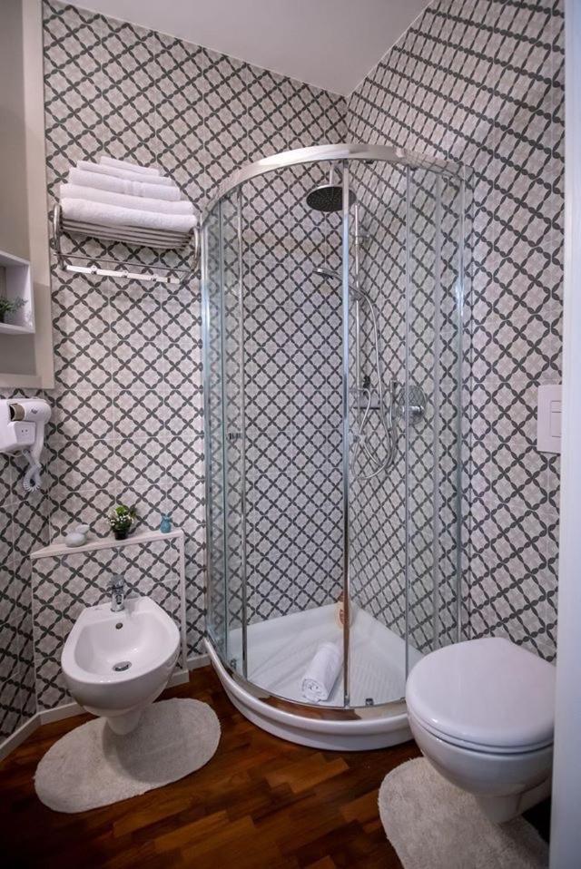 Double Room with Private Bathroom photo 3