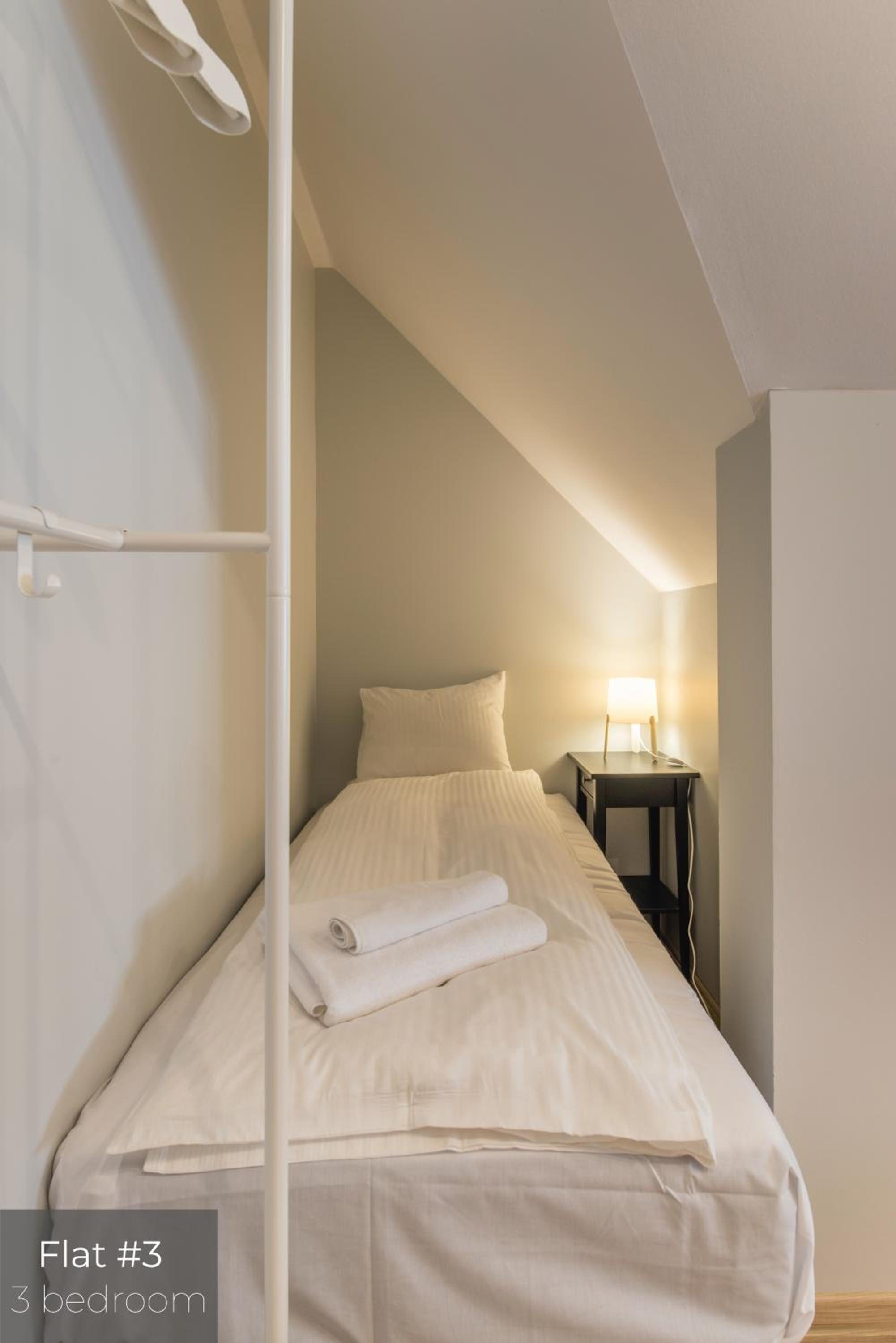 Three-Bedroom Apartment with Large Terrace Nr. 3 - Photo 1