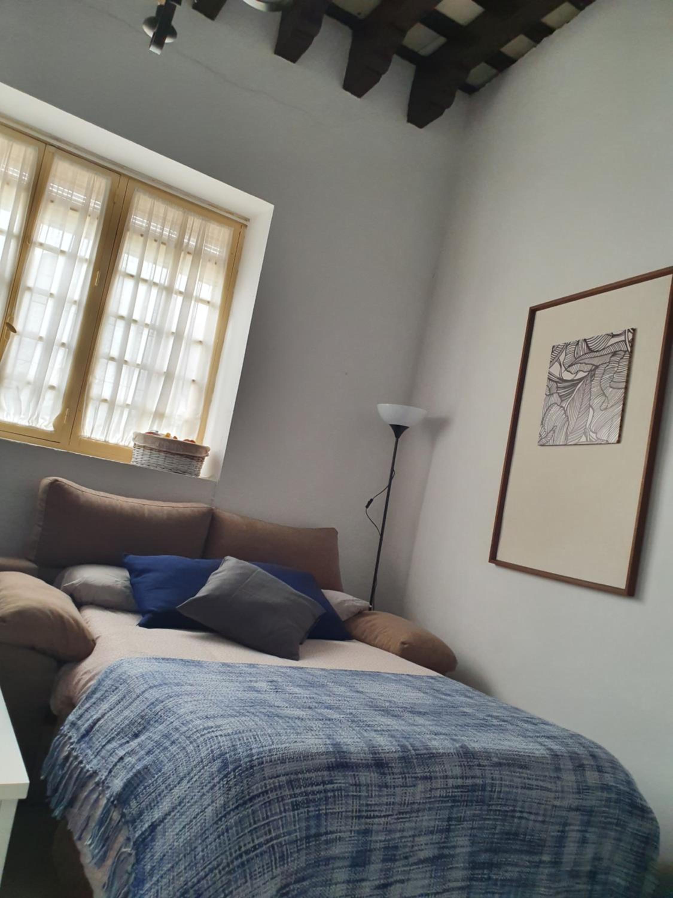 One-Bedroom Apartment - Photo 5