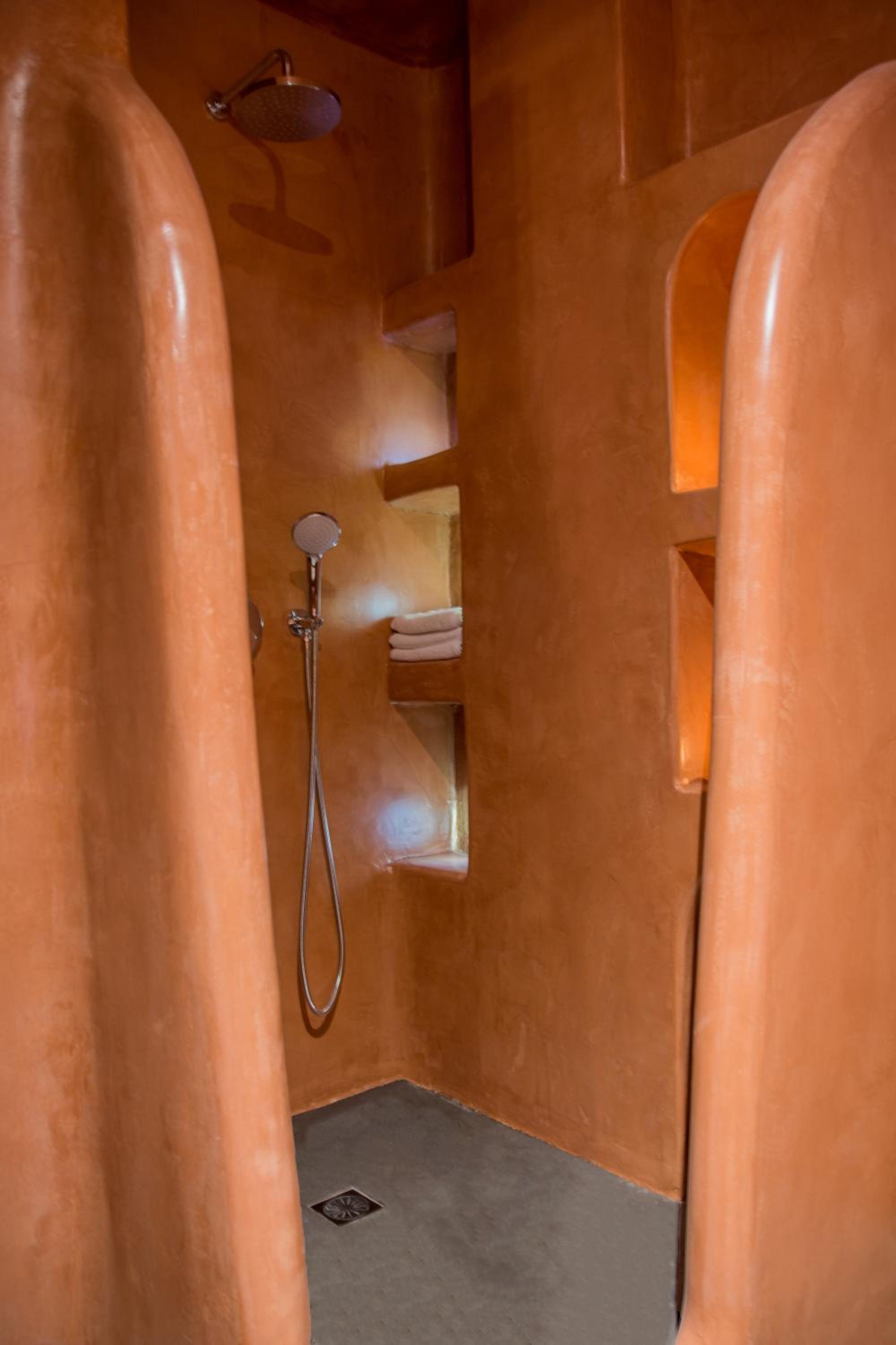 Suite with Private Pool - Photo 12