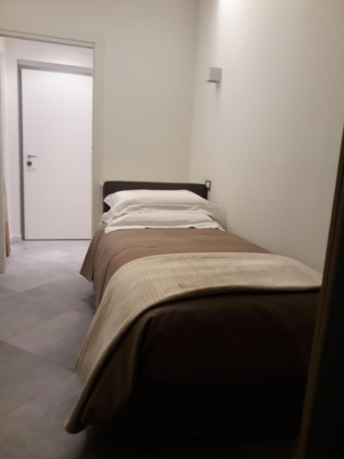 Two-Bedroom Apartment - Photo 2