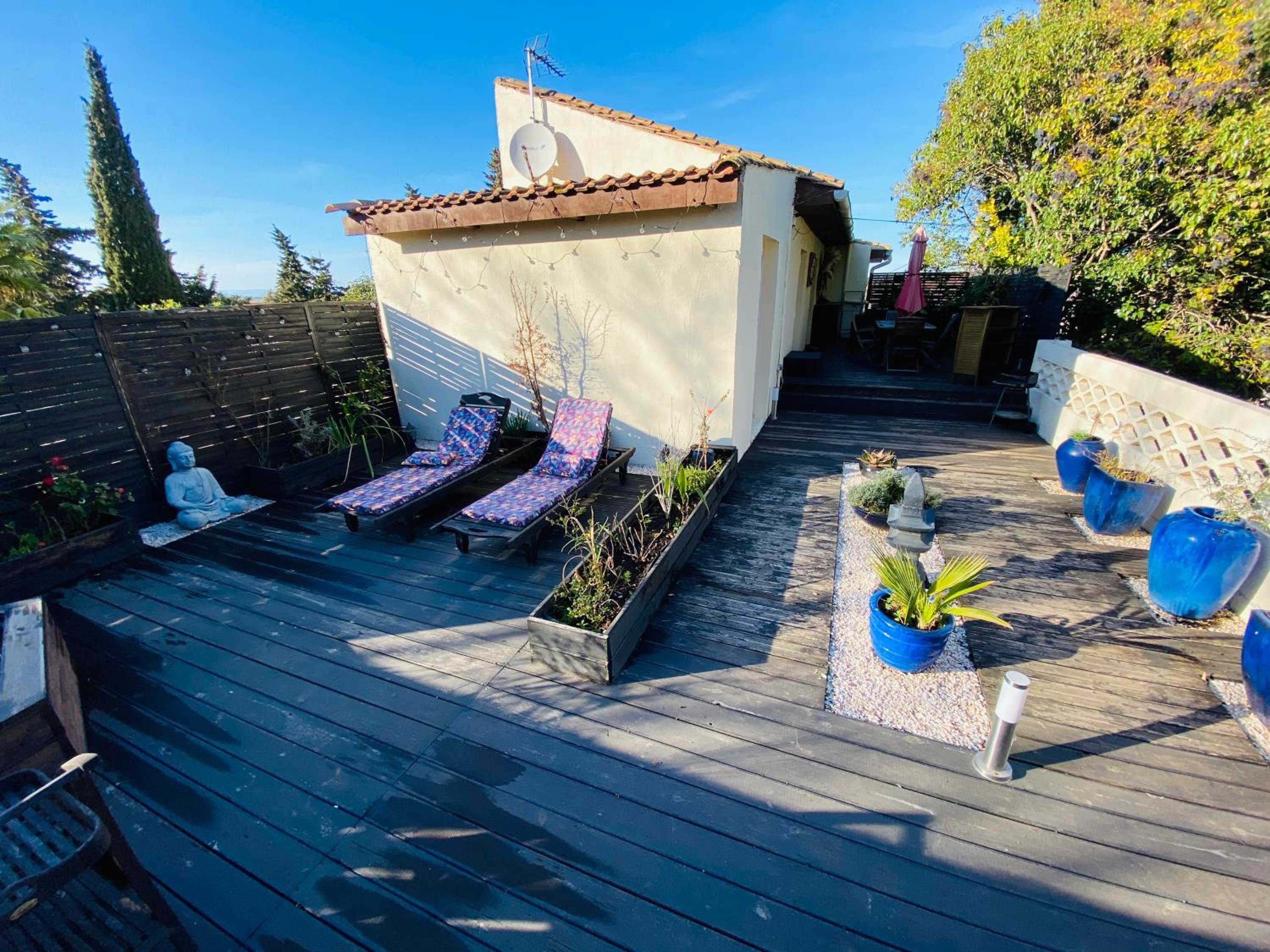 Apartment with Terrace - Photo 48
