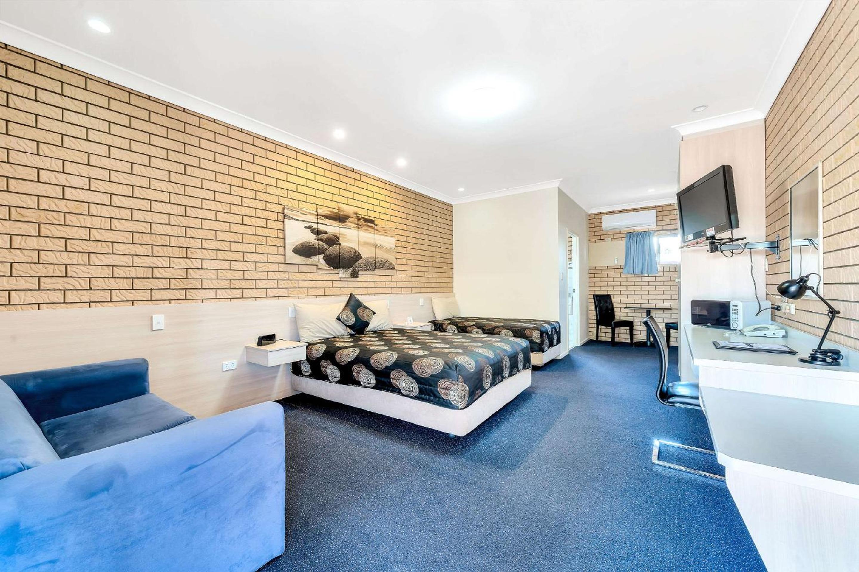 Standard Triple Room - Photo 2