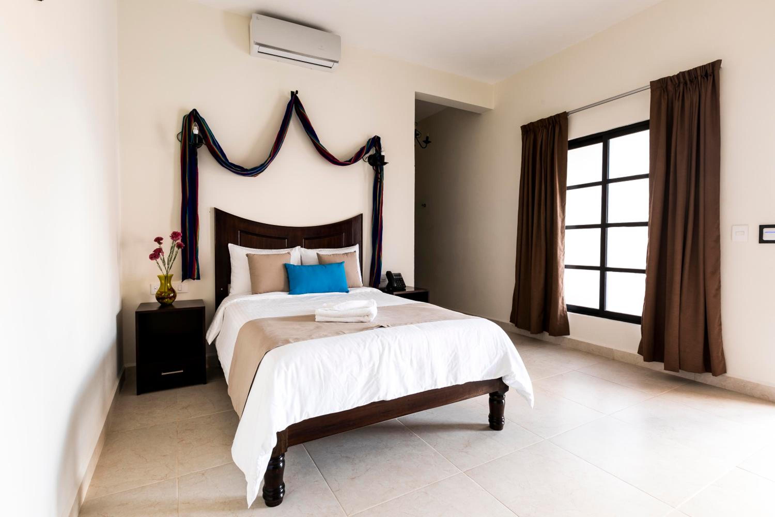 Superior Room 1 Queen Bed, Pool View