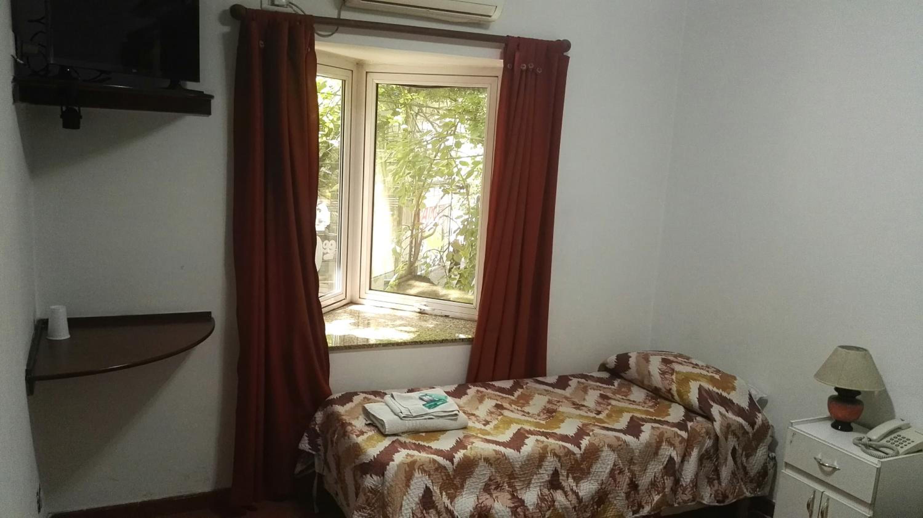 Twin Room with Private Bathroom