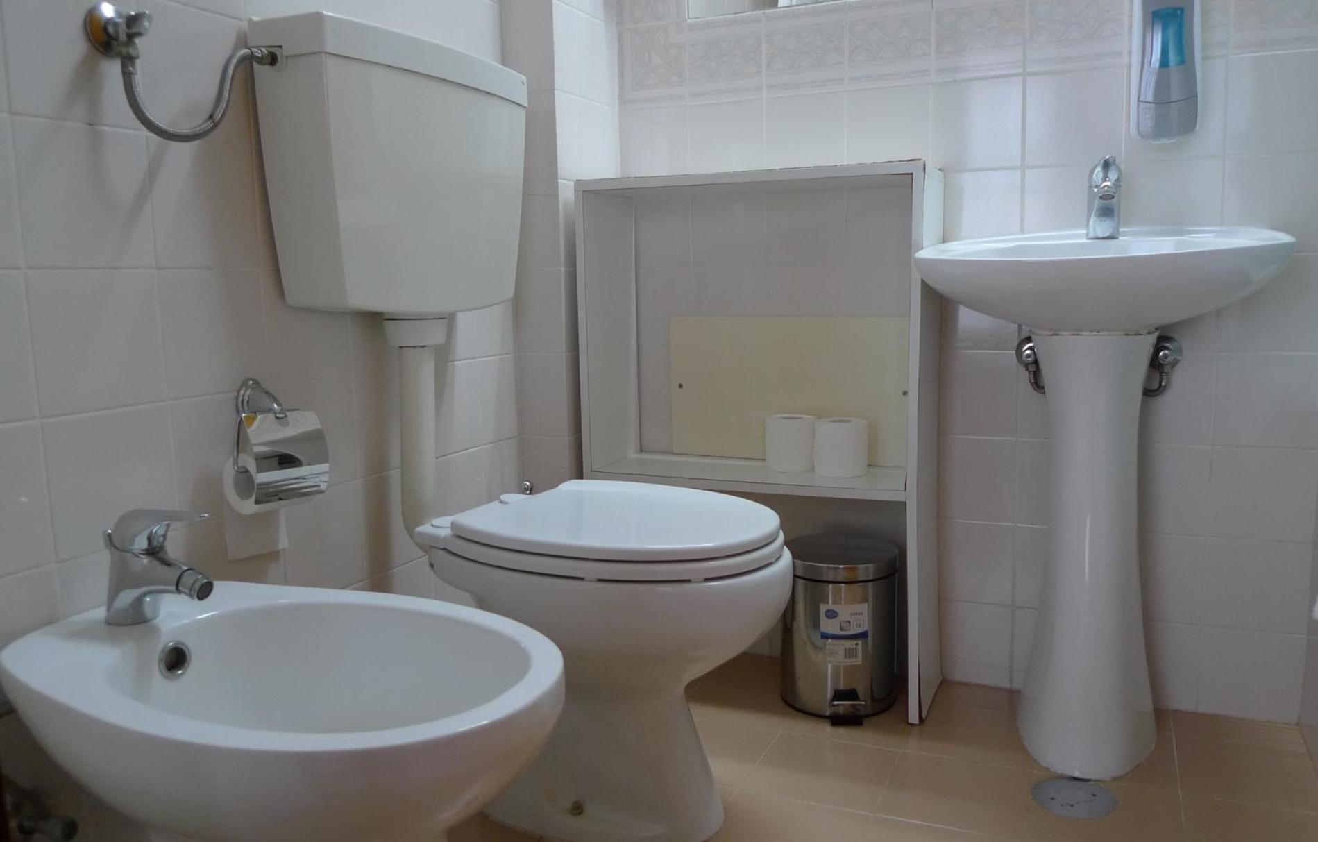 Standard Double Room - Photo 6