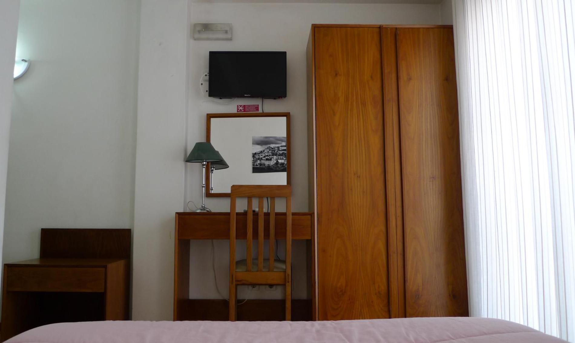 Standard Double Room - Photo 7
