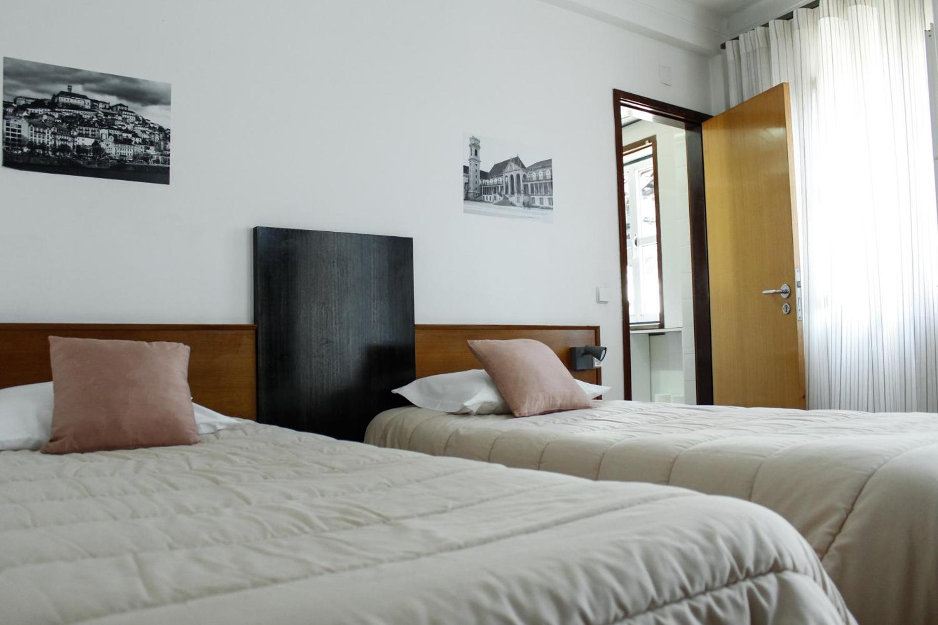 Standard Twin Room - Photo 2