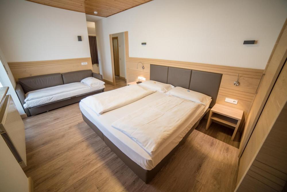 Superior Triple Room - Photo 7