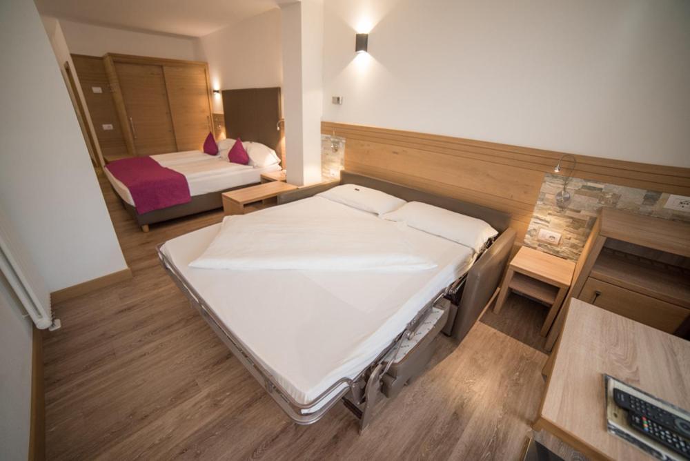 Family Junior Suite - Photo 1