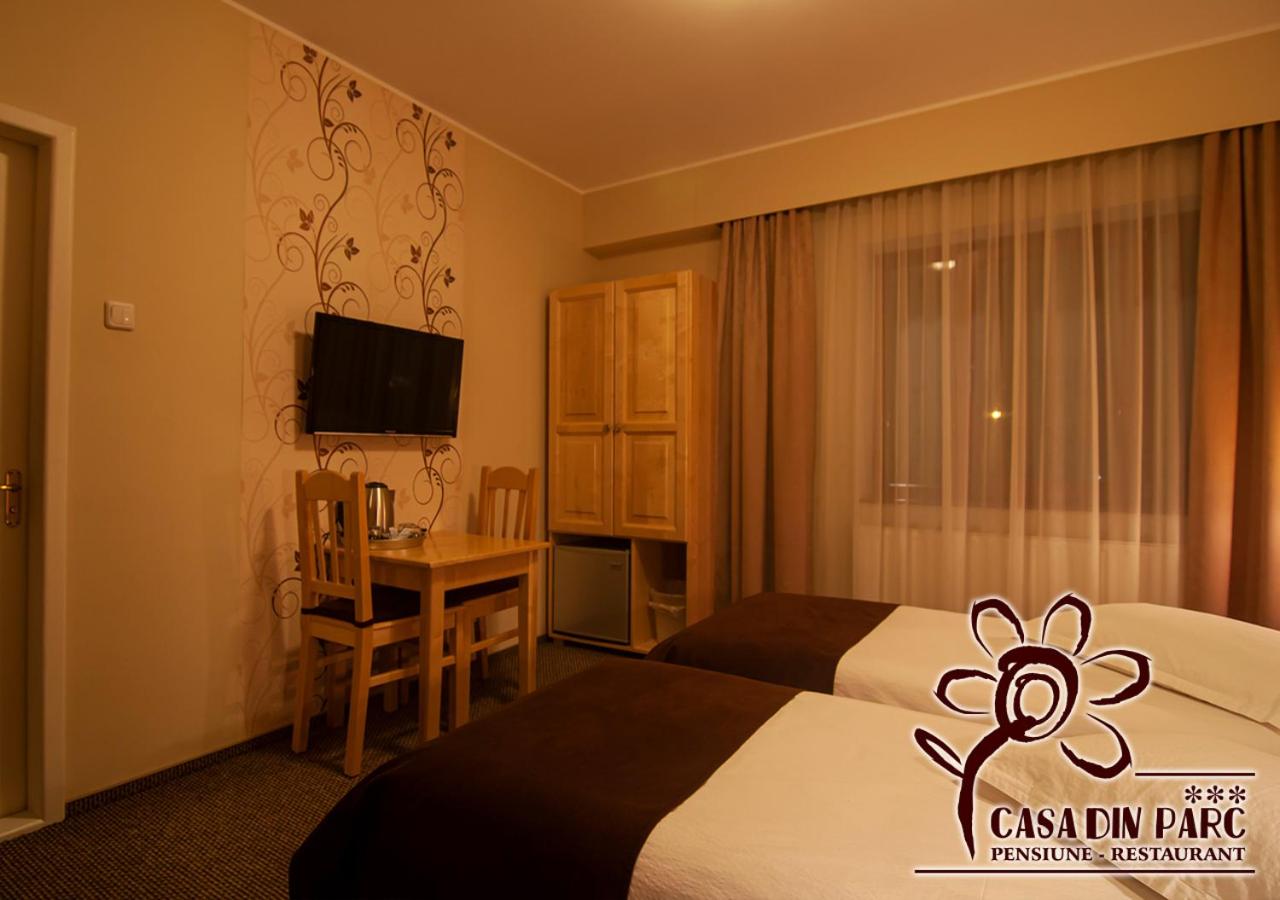 Twin Room with Bathroom - Photo 1