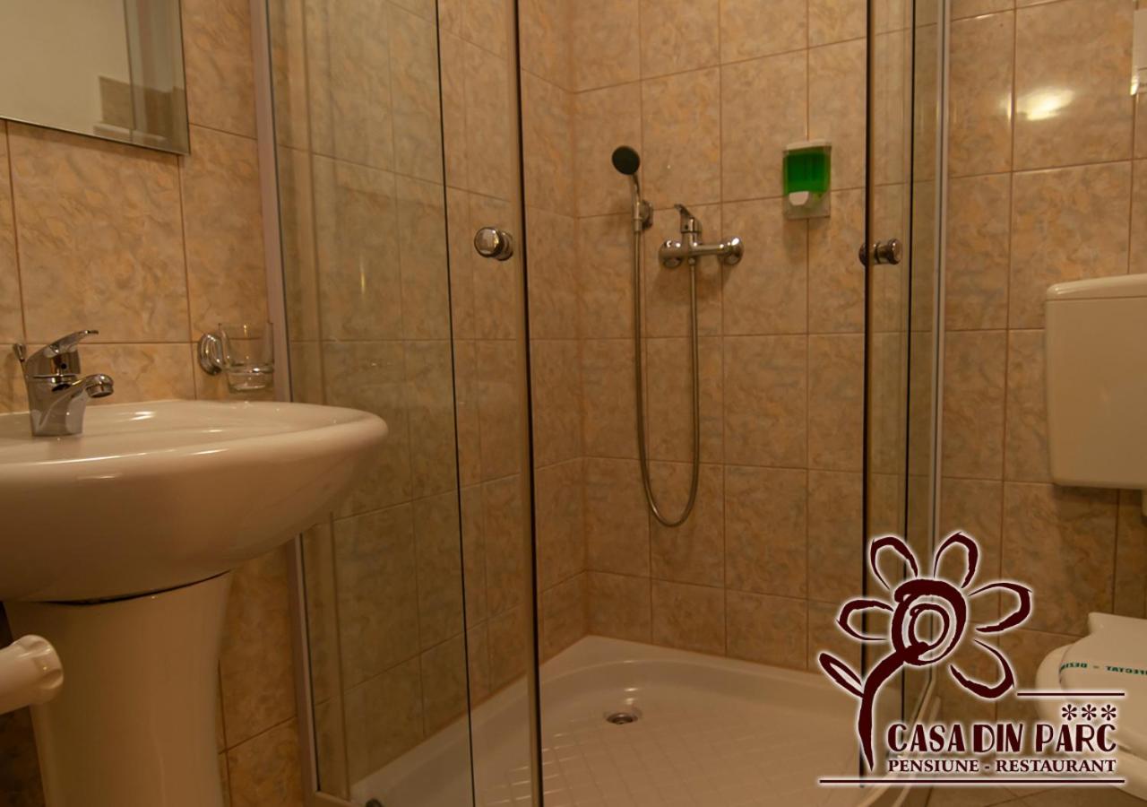 Twin Room with Bathroom - Photo 2
