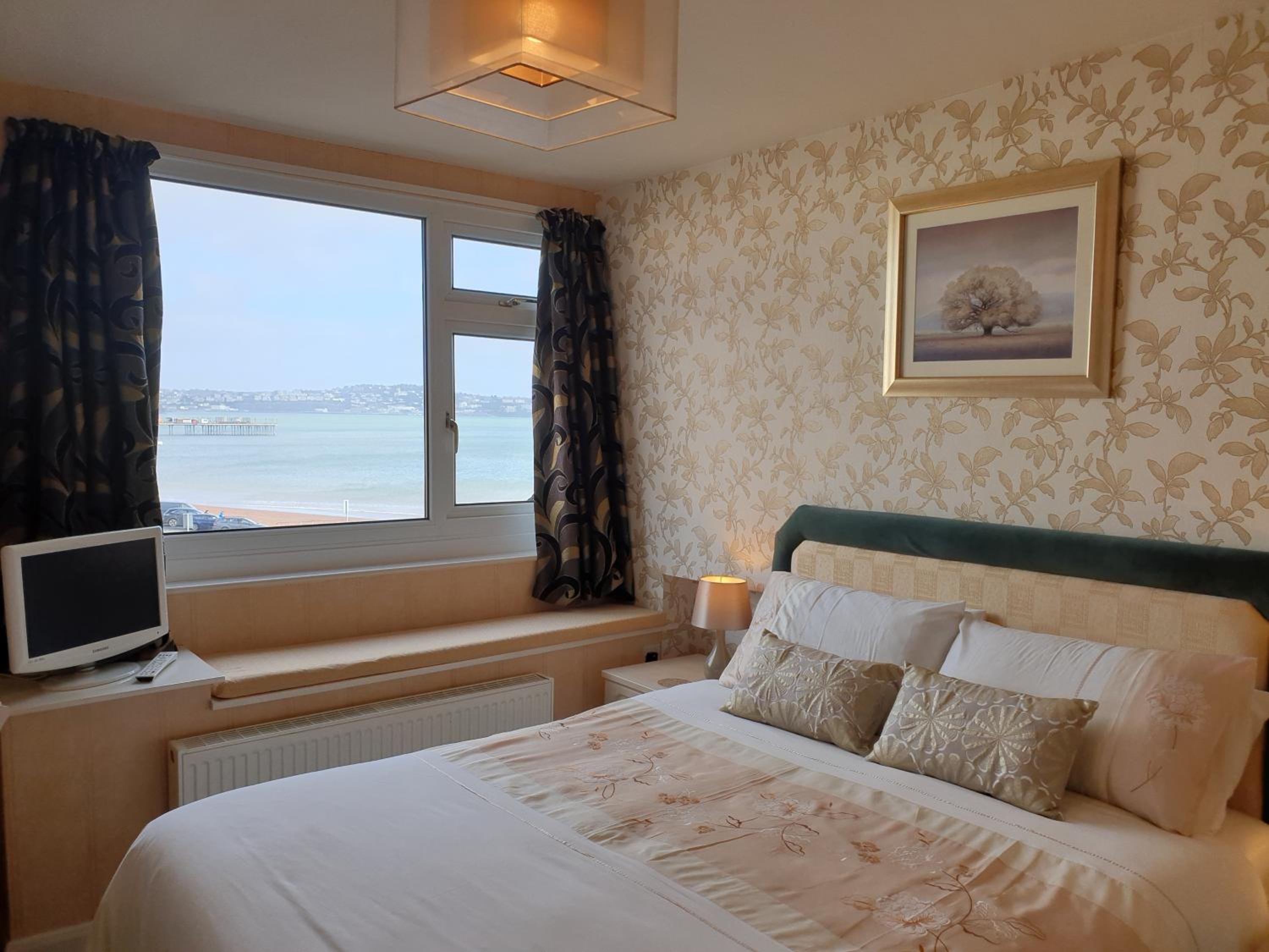 Queen Room with Sea View photo 2