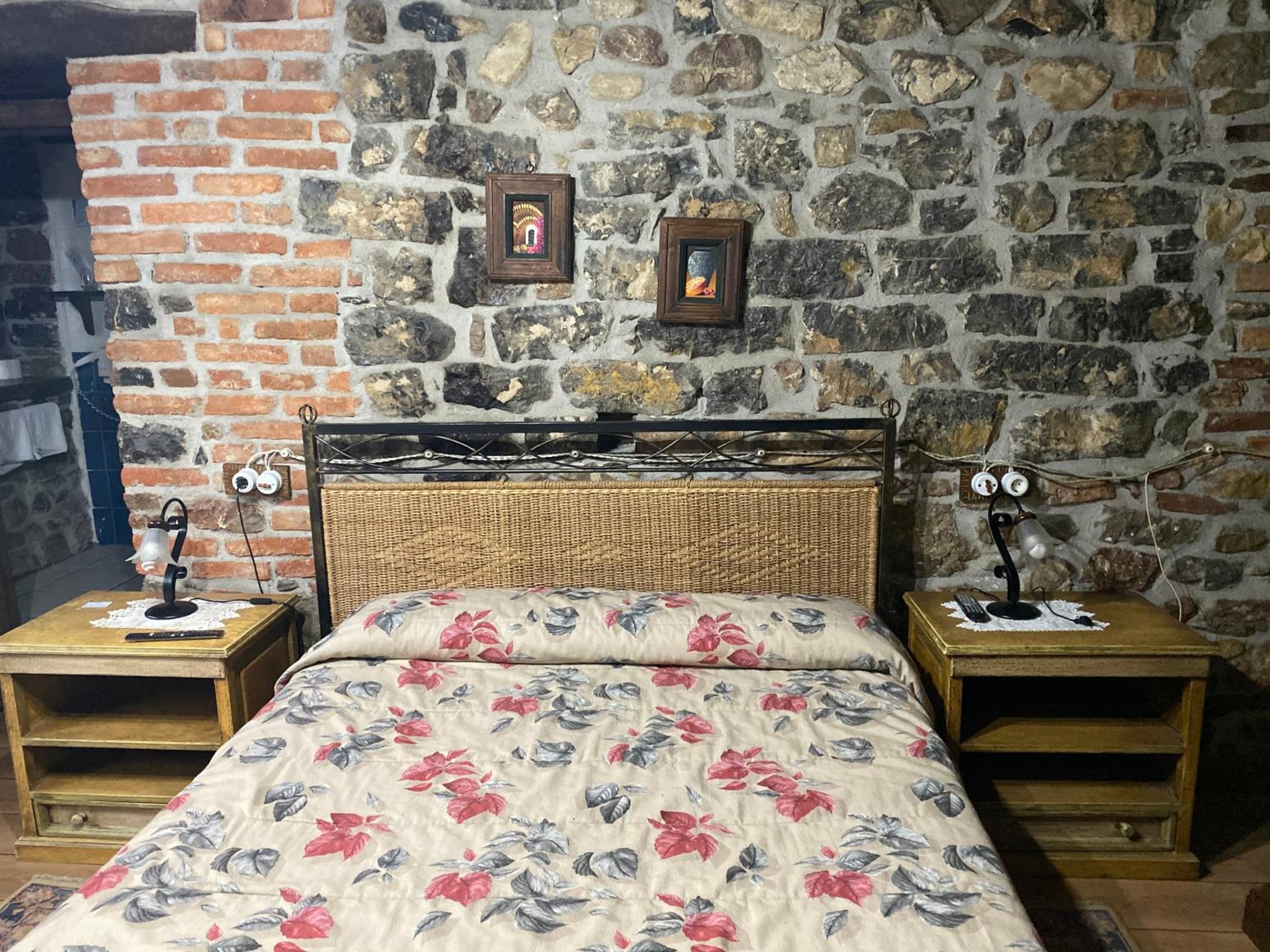 Standard Double Room with Sofa Bed - Photo 15