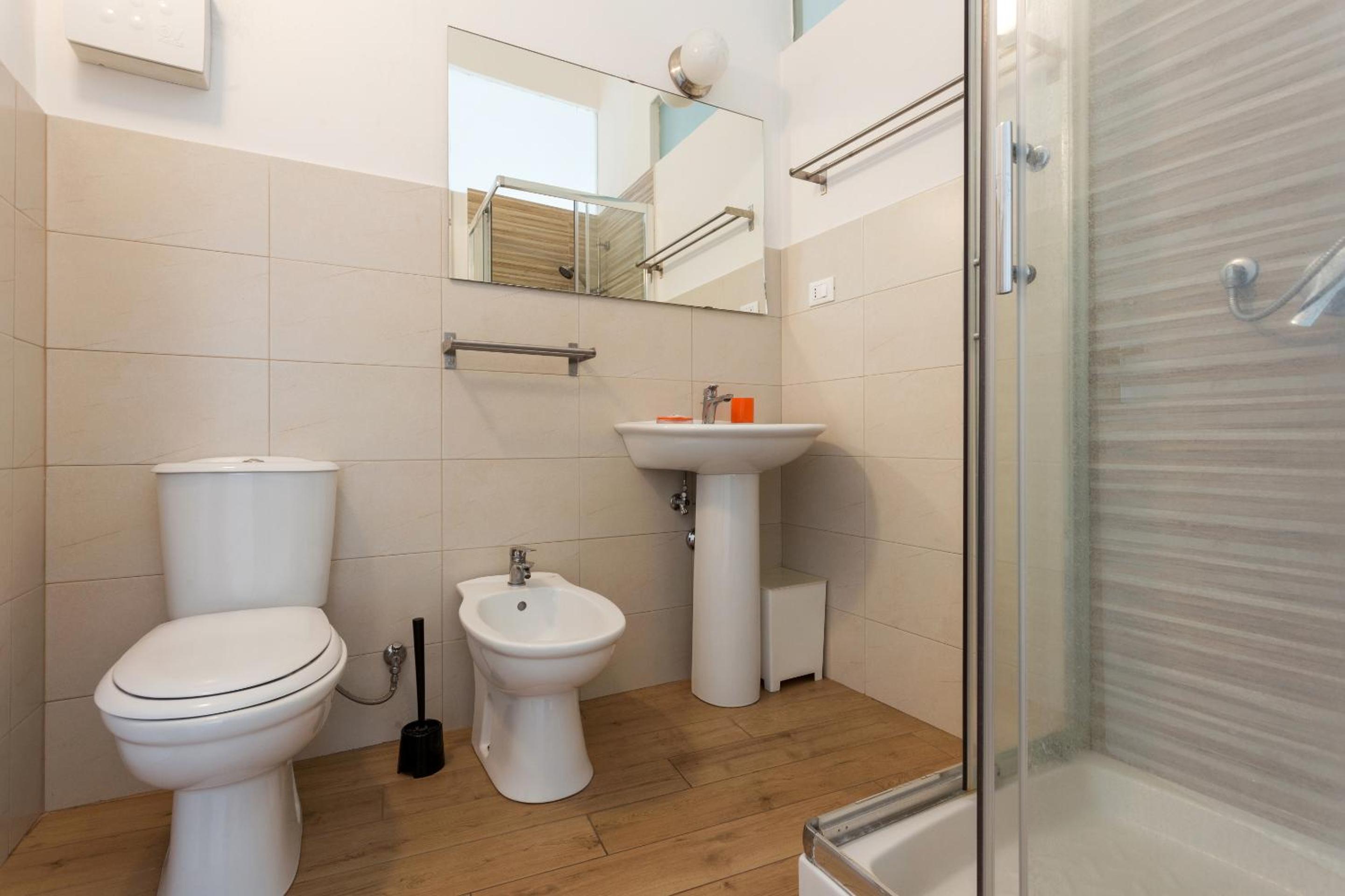 Double or Twin Room - Photo 7