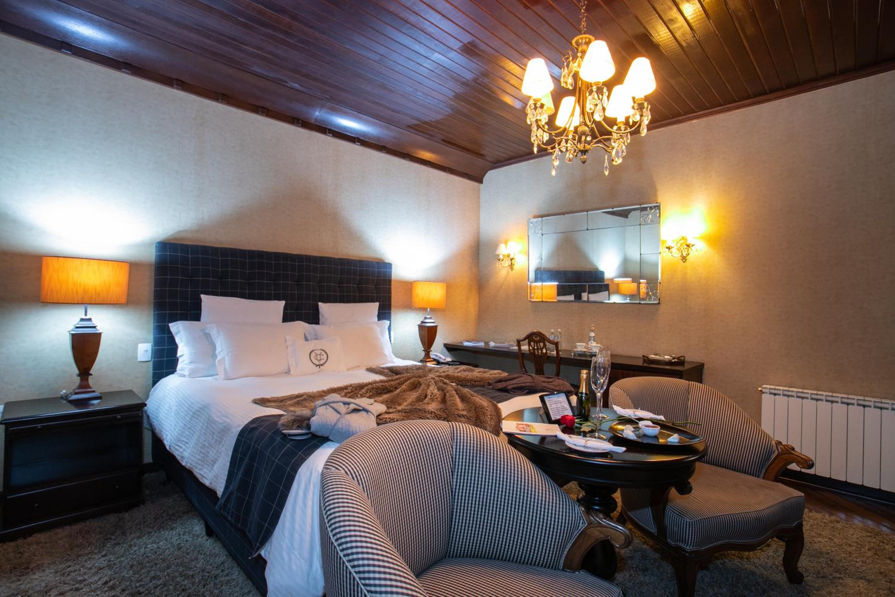 King Suite with Balcony photo 2