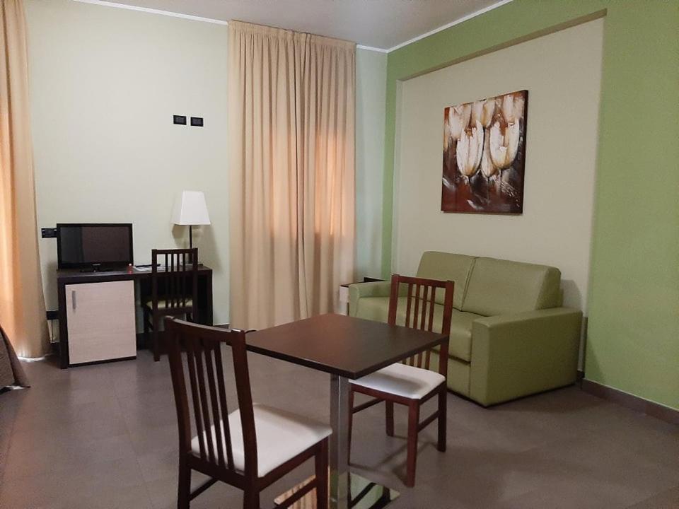 Deluxe Double Room with Outdoor Pool Access
