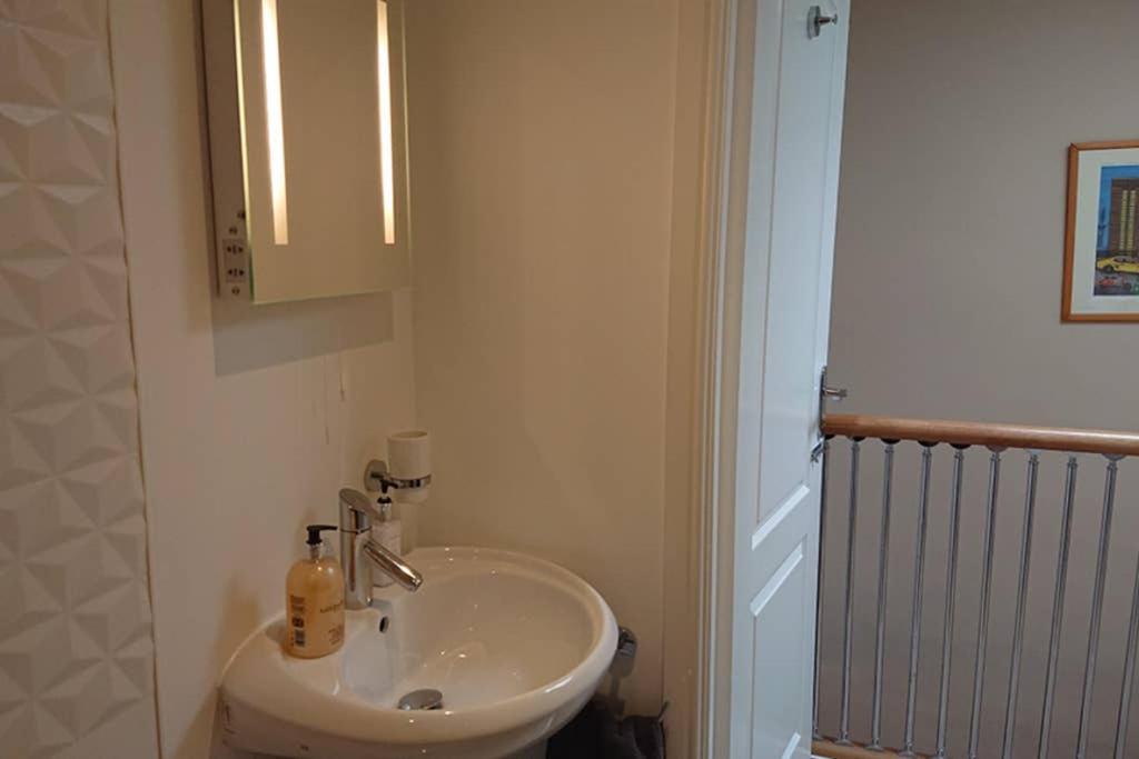 Two-Bedroom House - Photo 4
