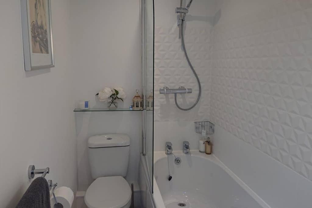 Two-Bedroom House - Photo 15