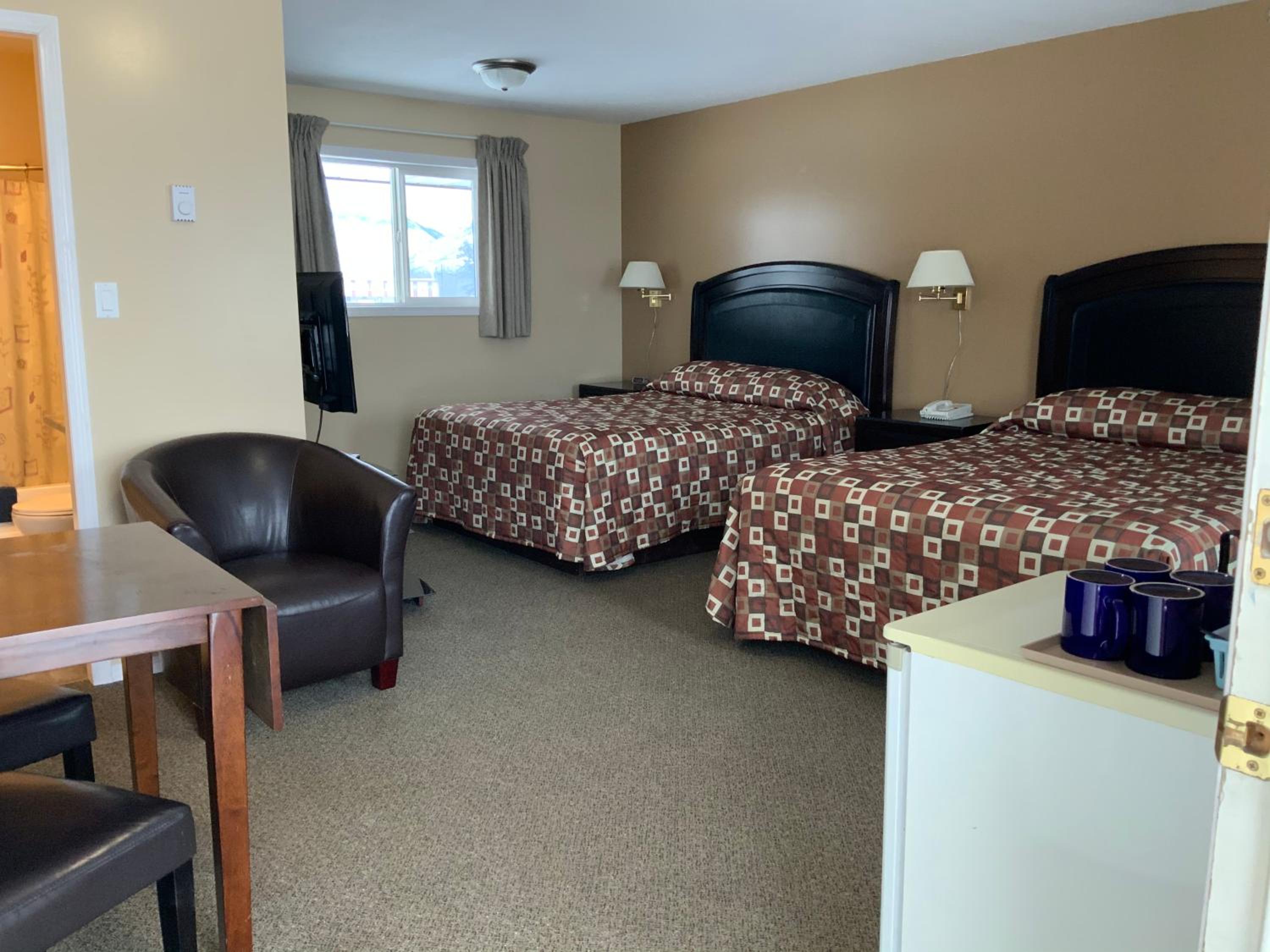 Queen Room with Two Queen Beds photo 1