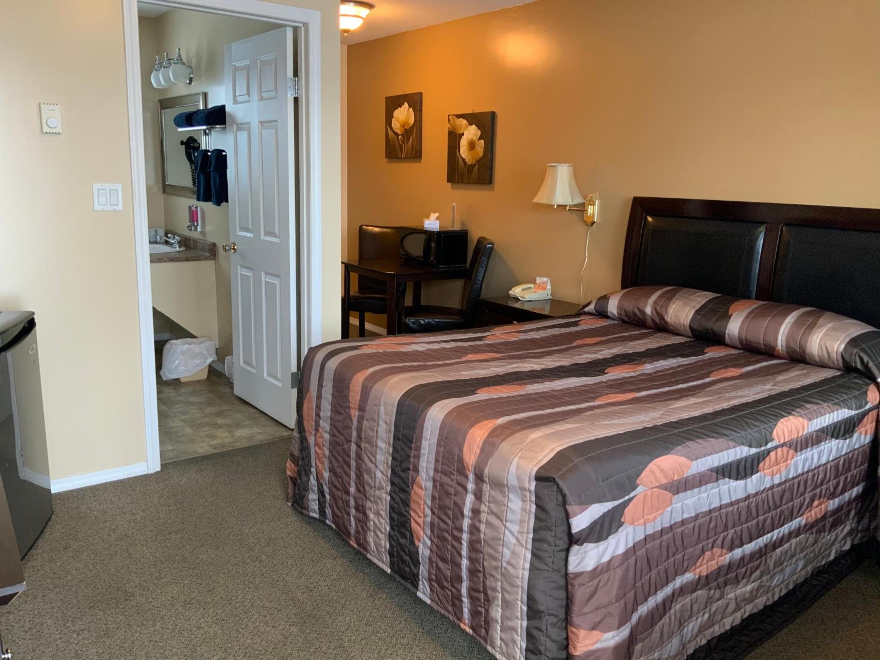 Queen Room photo 3
