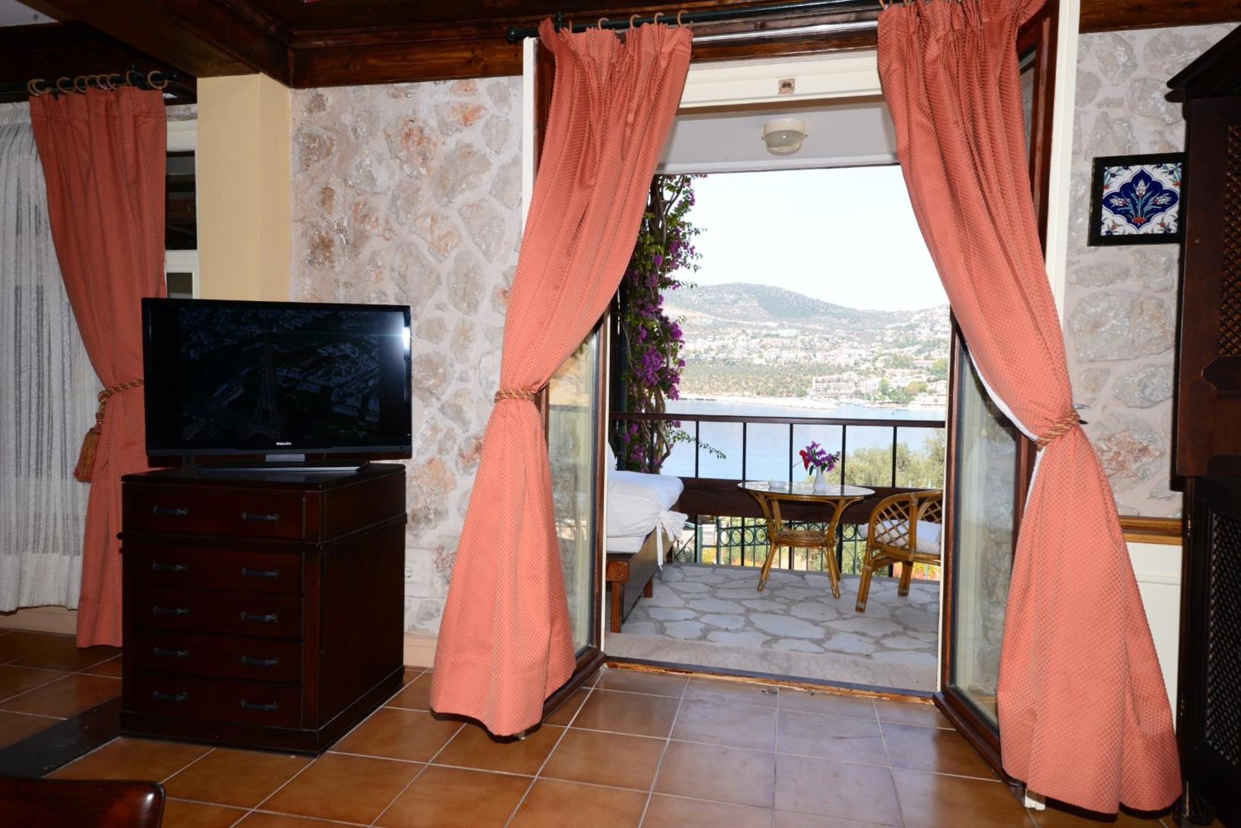 Double Room with Balcony and Sea View photo 1