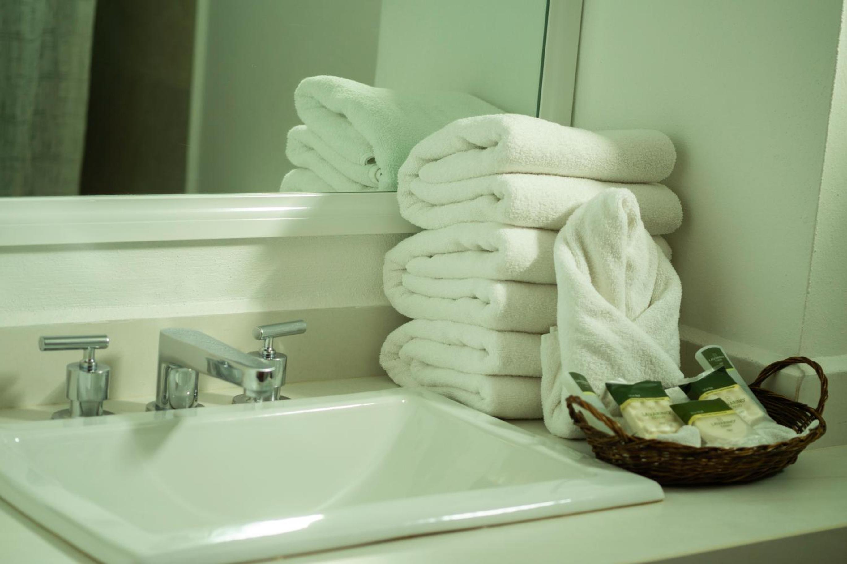 Basic Triple Room with Shared Bathroom photo 2