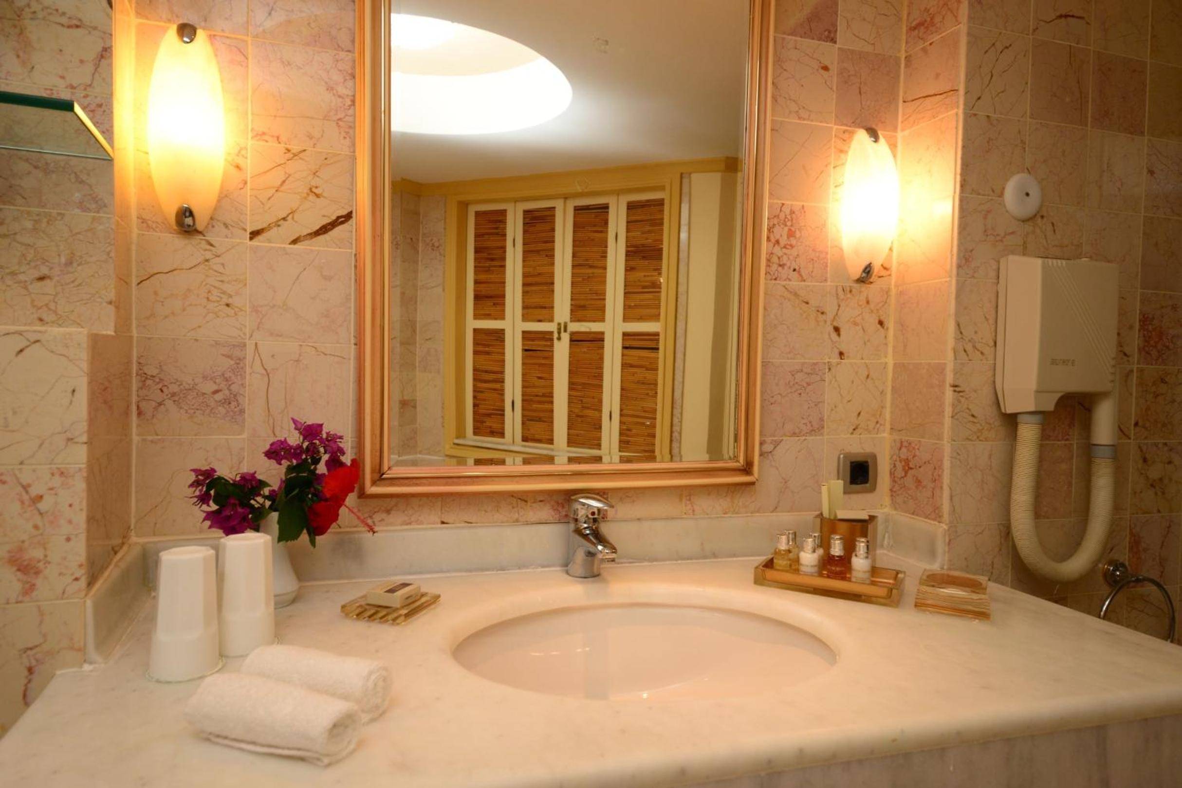 Double Room with Balcony and Sea View photo 3