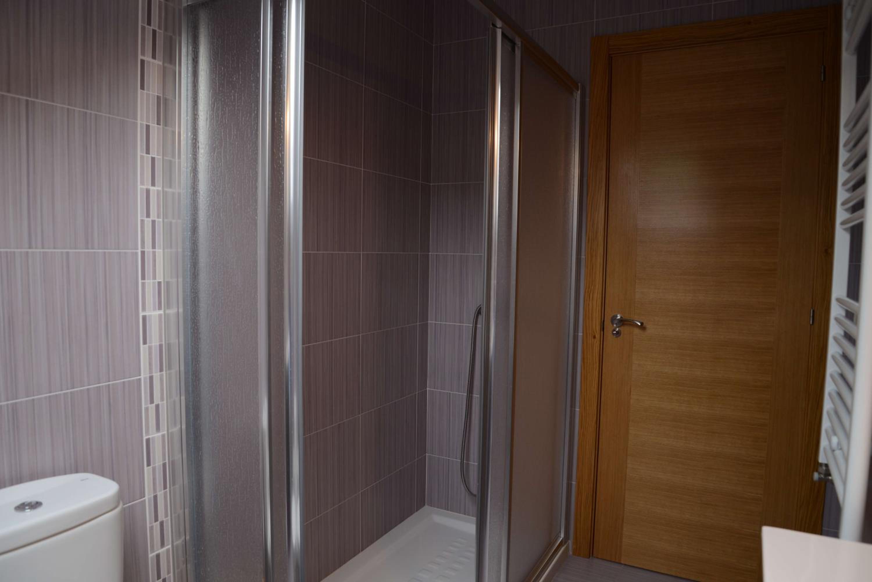 Apartment with Terrace - Photo 15