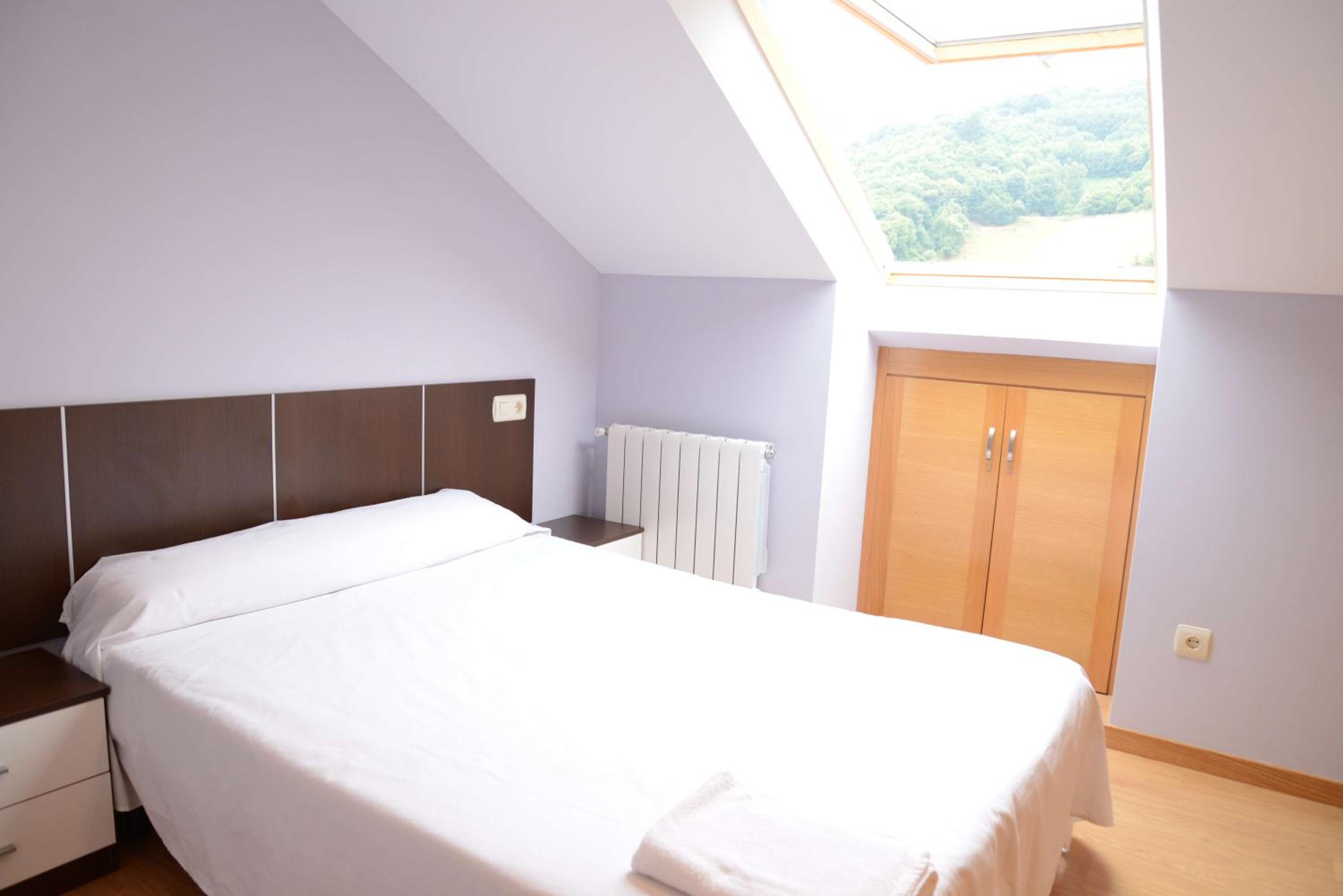 Apartment with Terrace - Photo 2