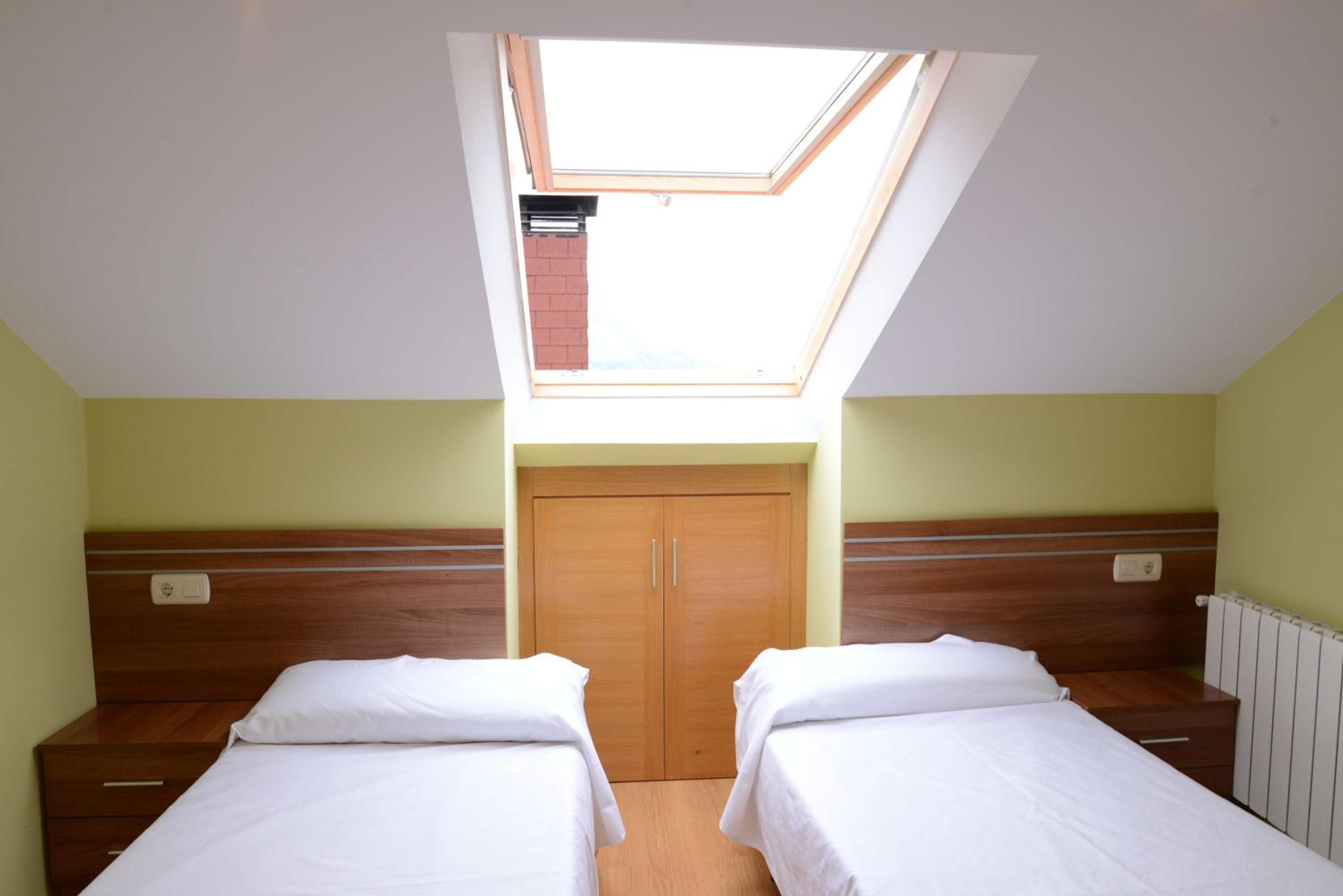Apartment with Terrace - Photo 4