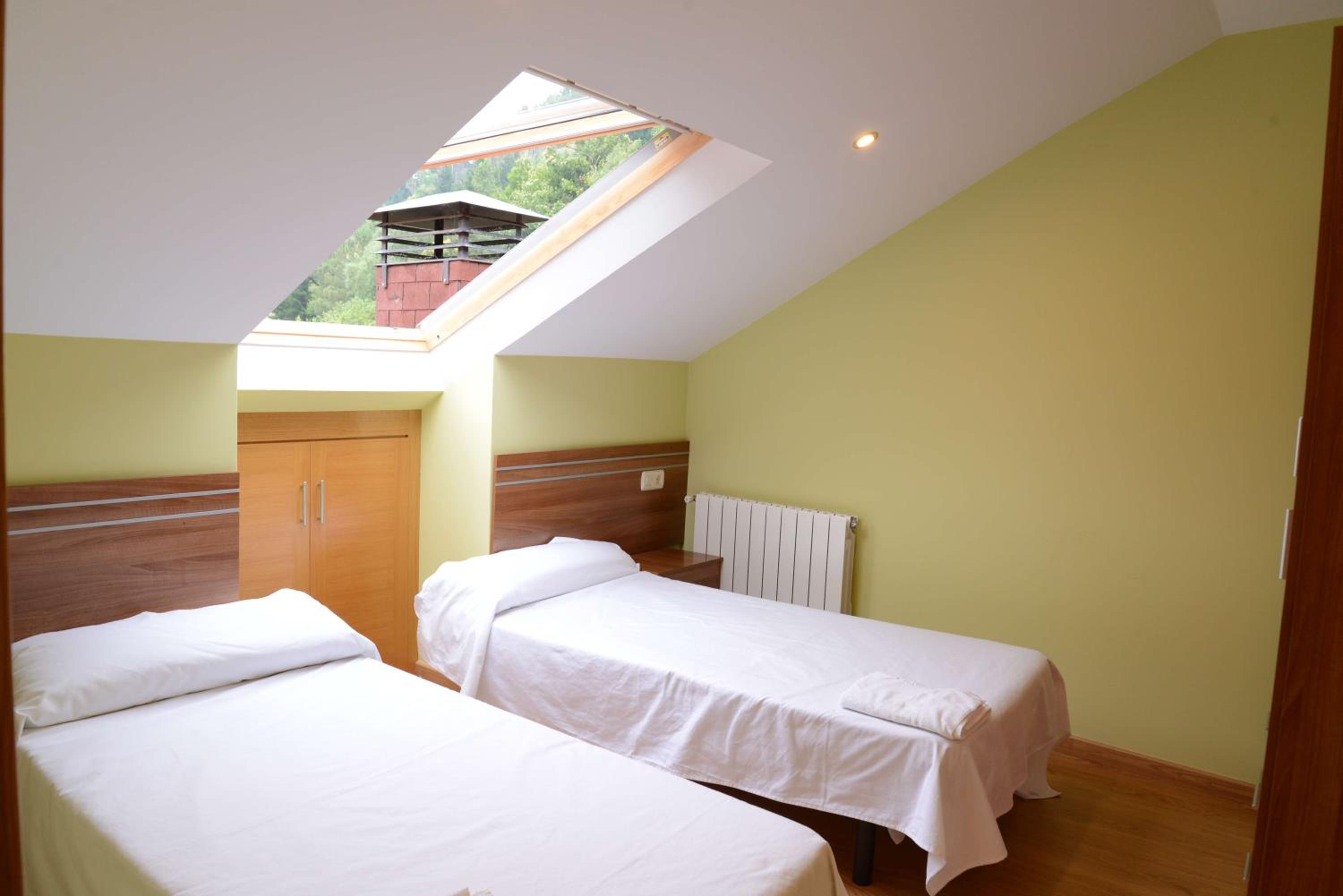 Apartment with Terrace - Photo 5