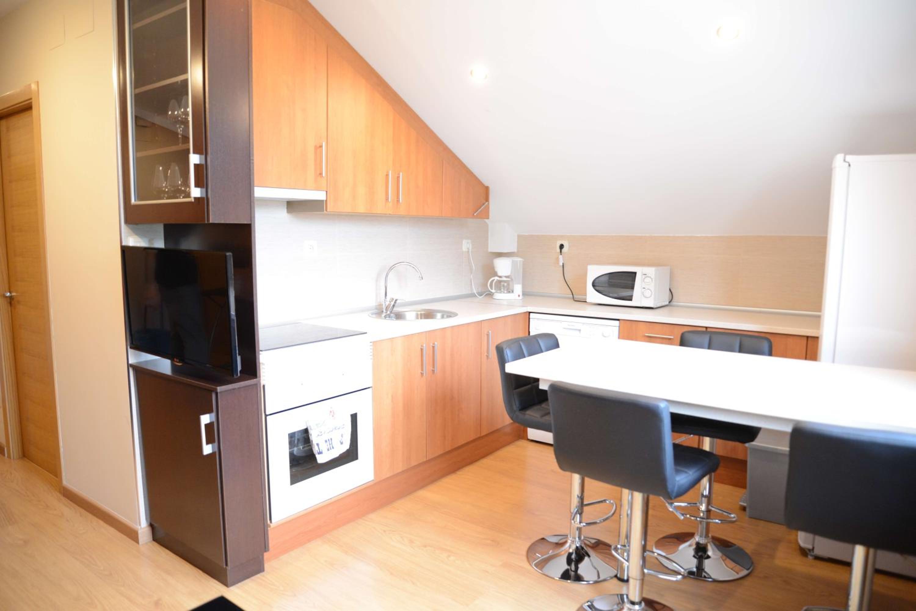 Apartment with Terrace - Photo 20