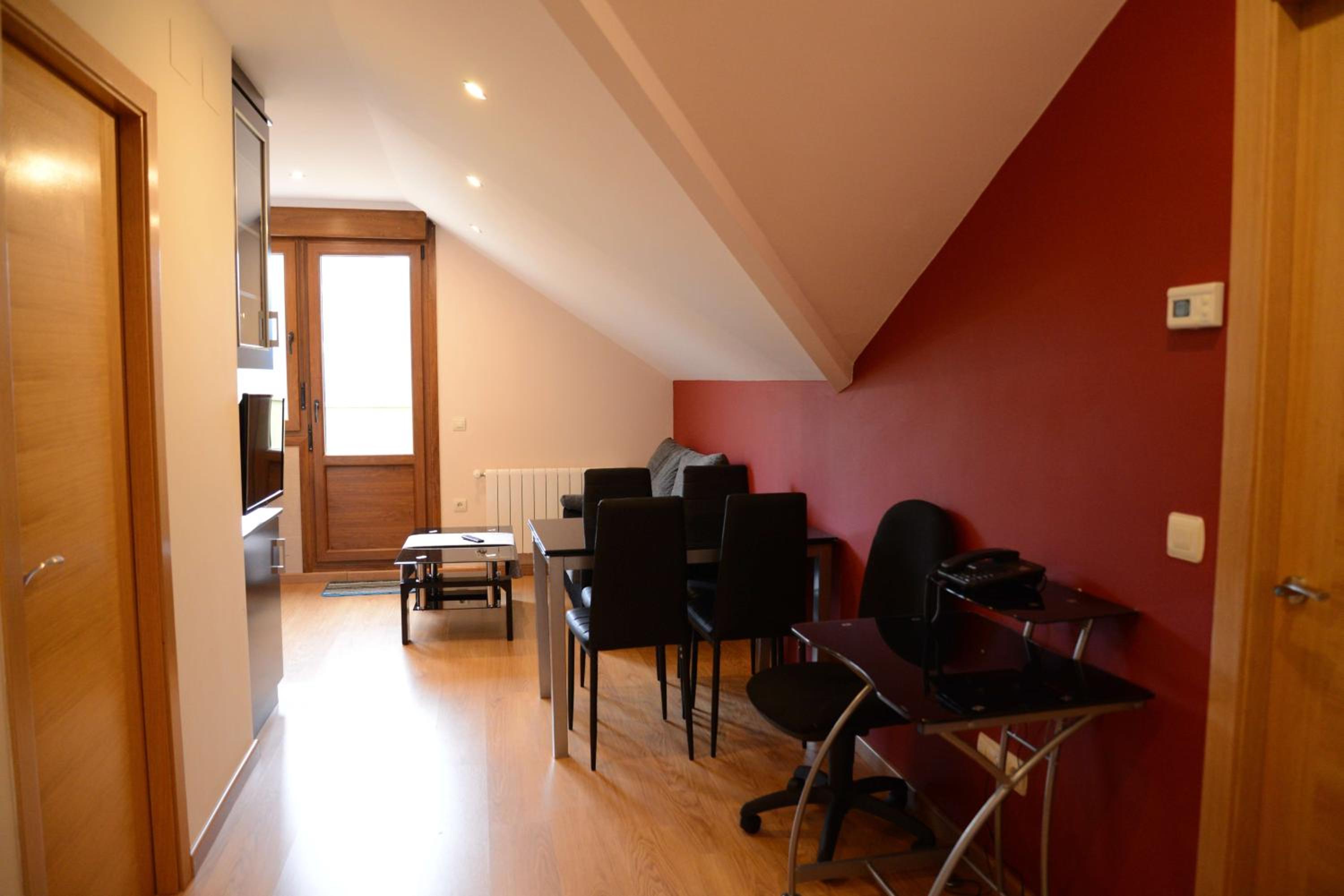 Apartment with Terrace - Photo 21