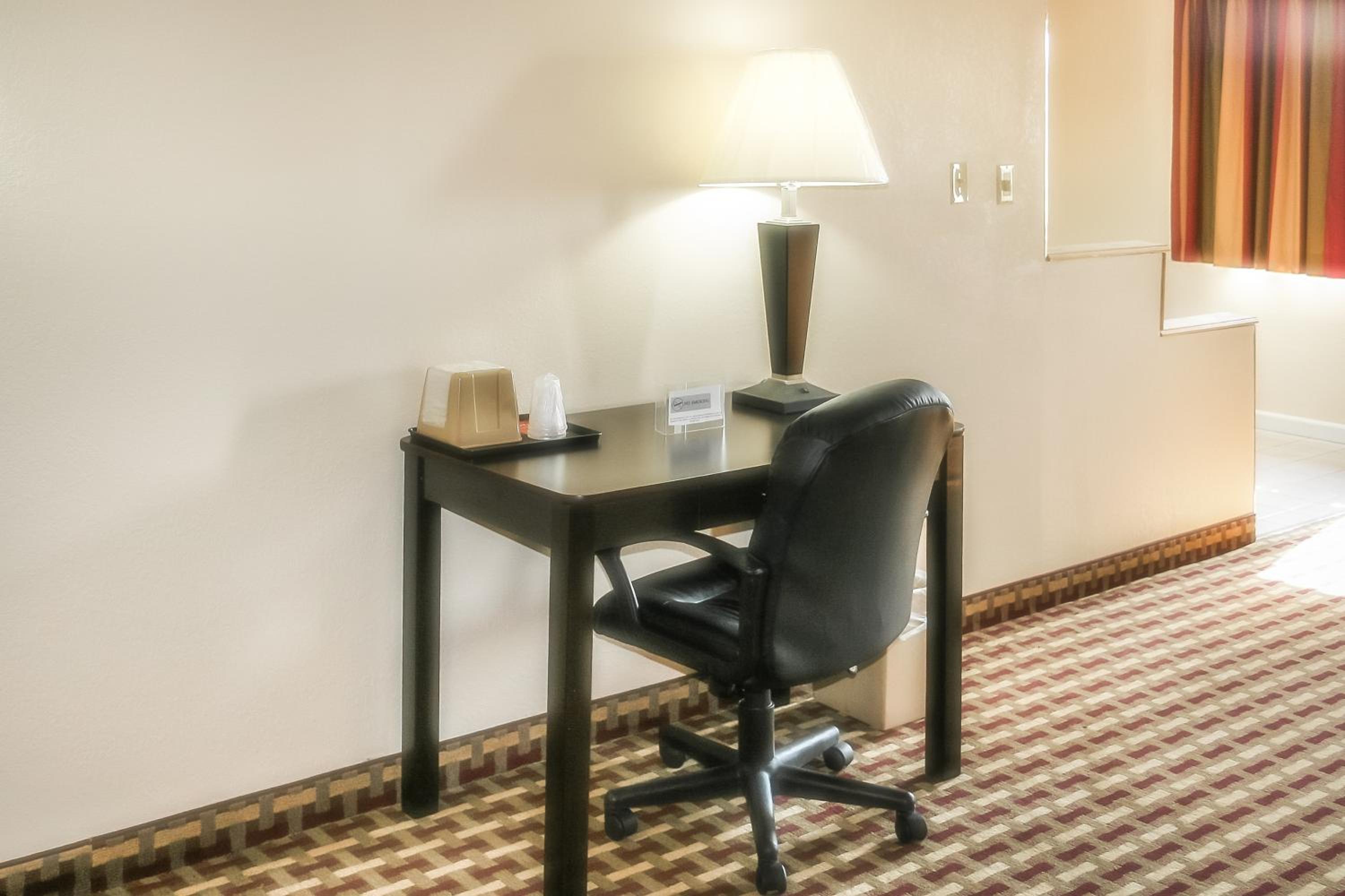 King Suite with Spa Bath photo 3