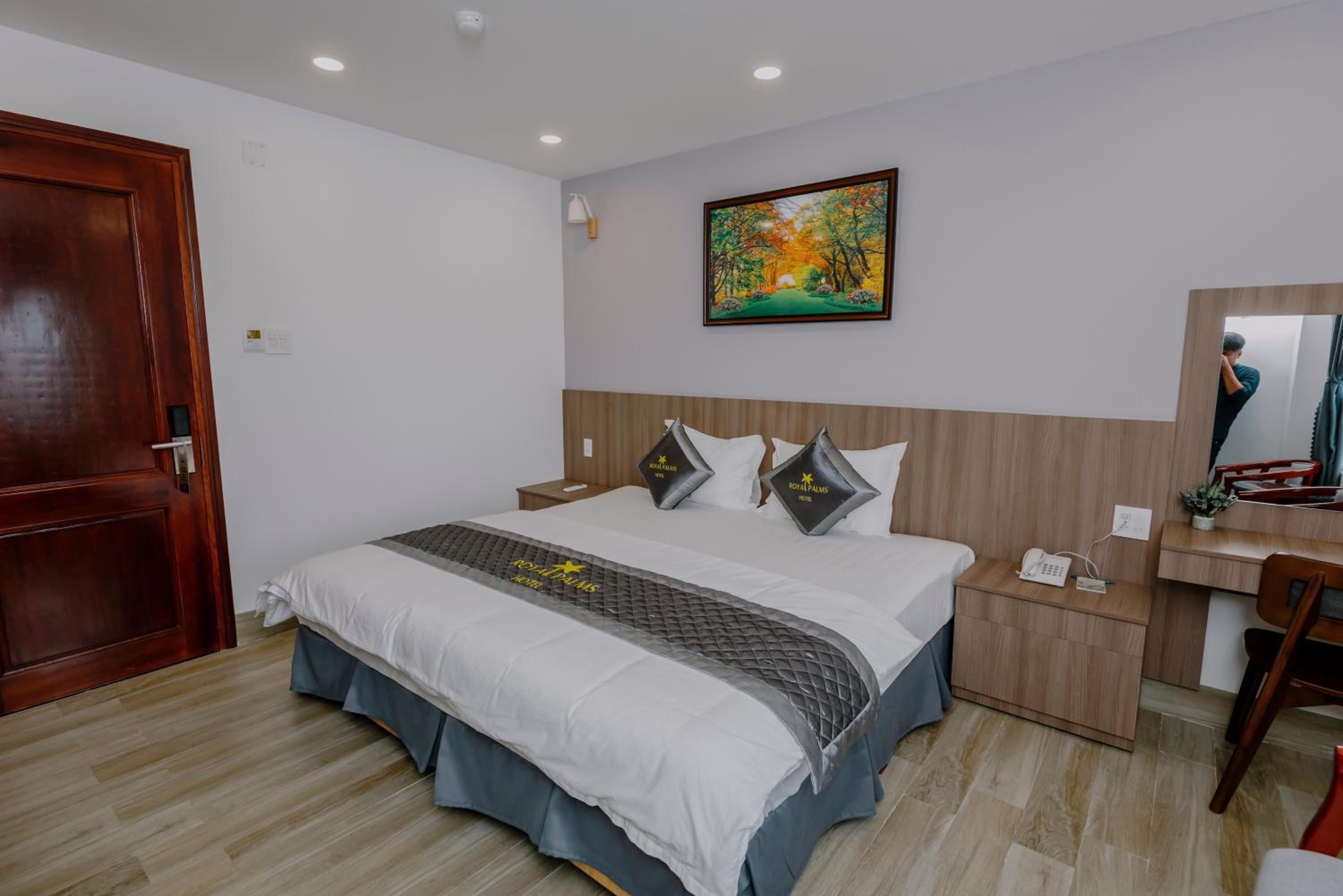 Deluxe Room (2 Adults + 1 Child)