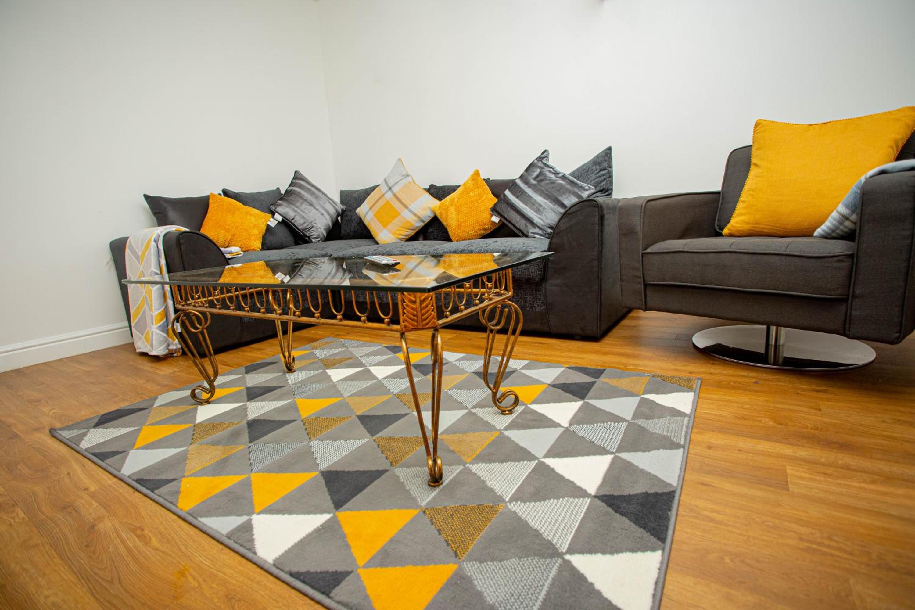 Three-Bedroom House photo 2