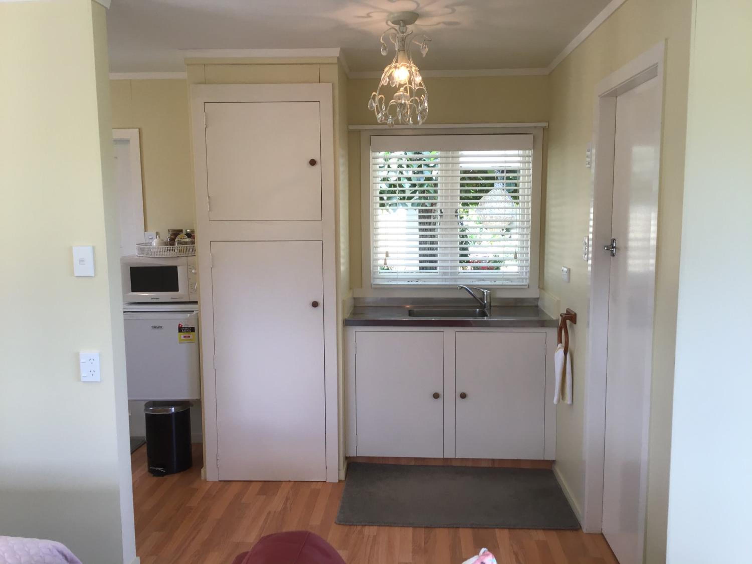 Cottage with Garden View - Photo 5