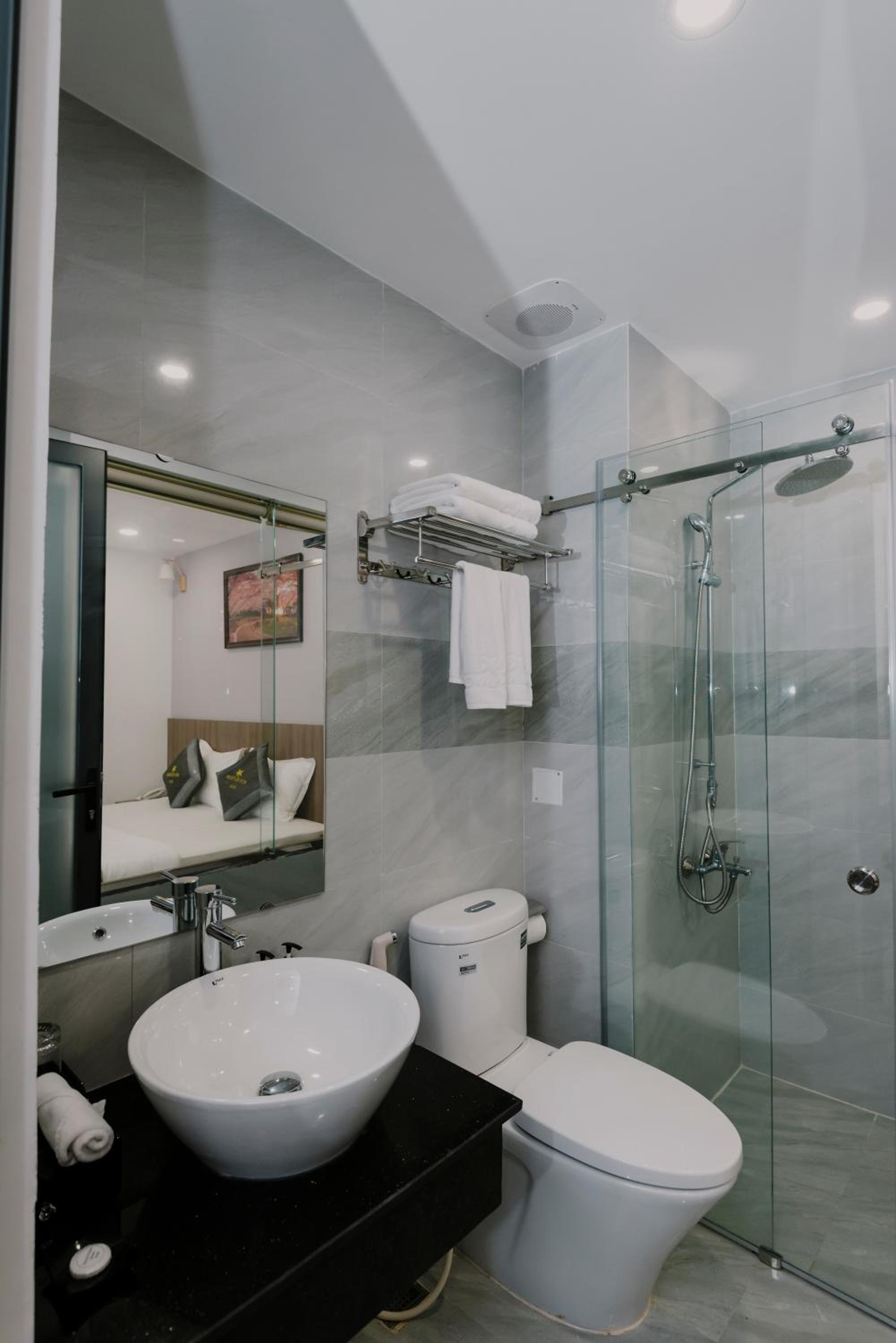 Double Room - Photo 8