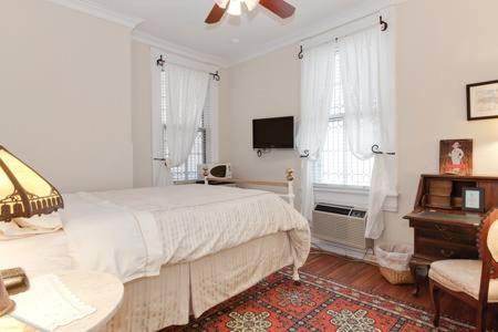 Deluxe Queen Room photo 1
