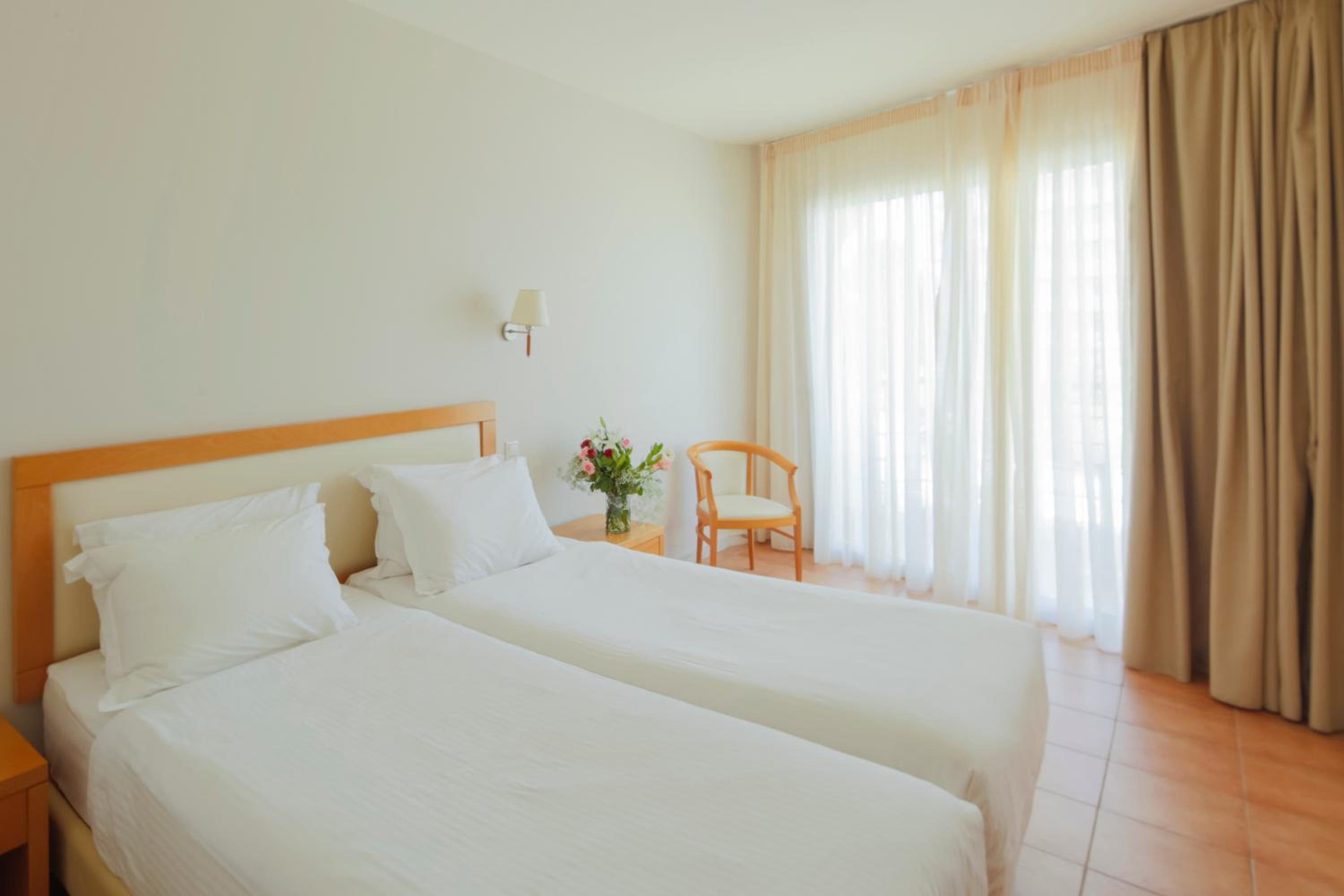 Double or Twin Room - Photo 5