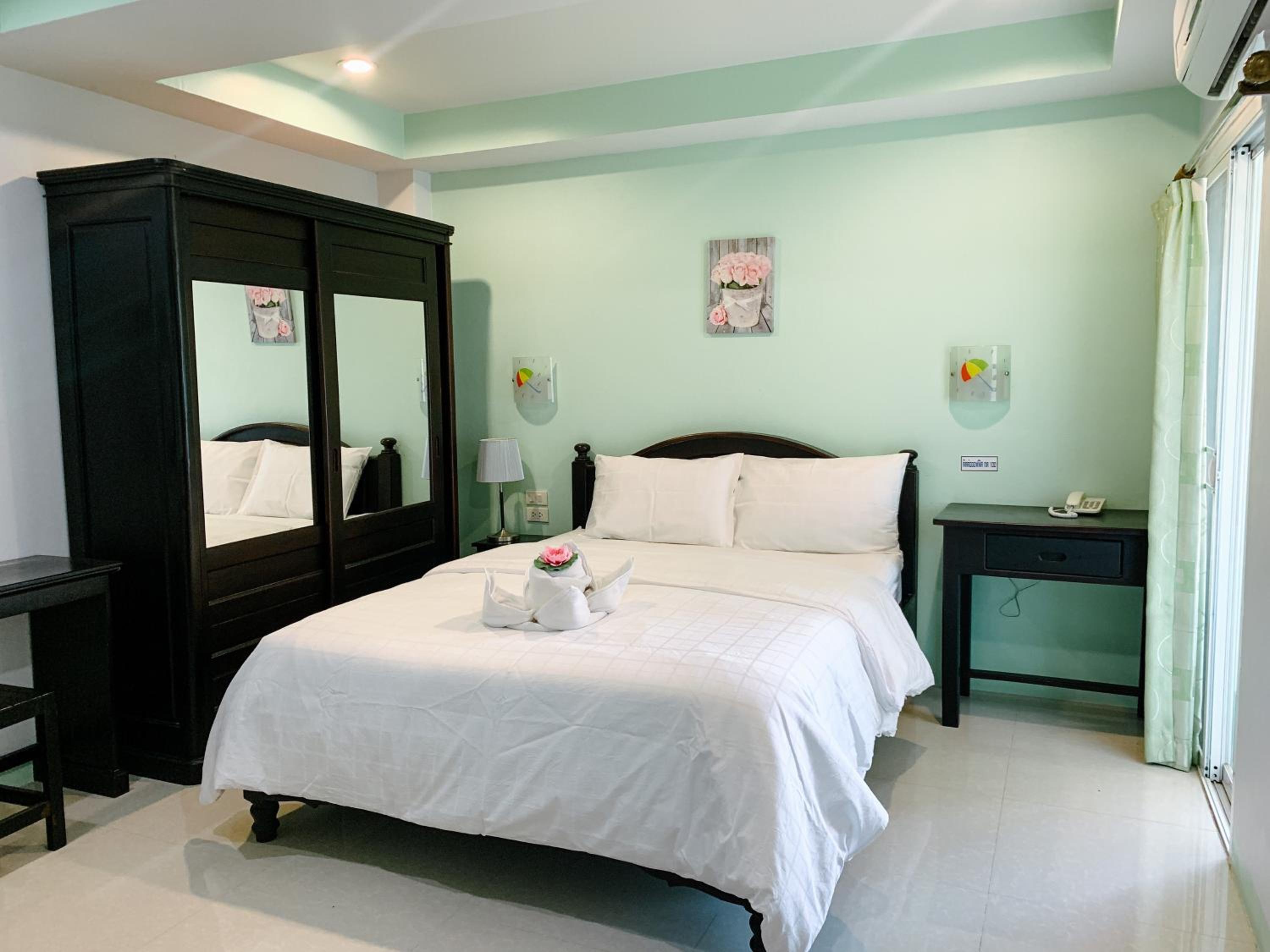 Standard Queen Room - Photo 1