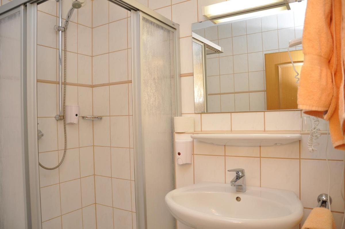 Apartment photo 2