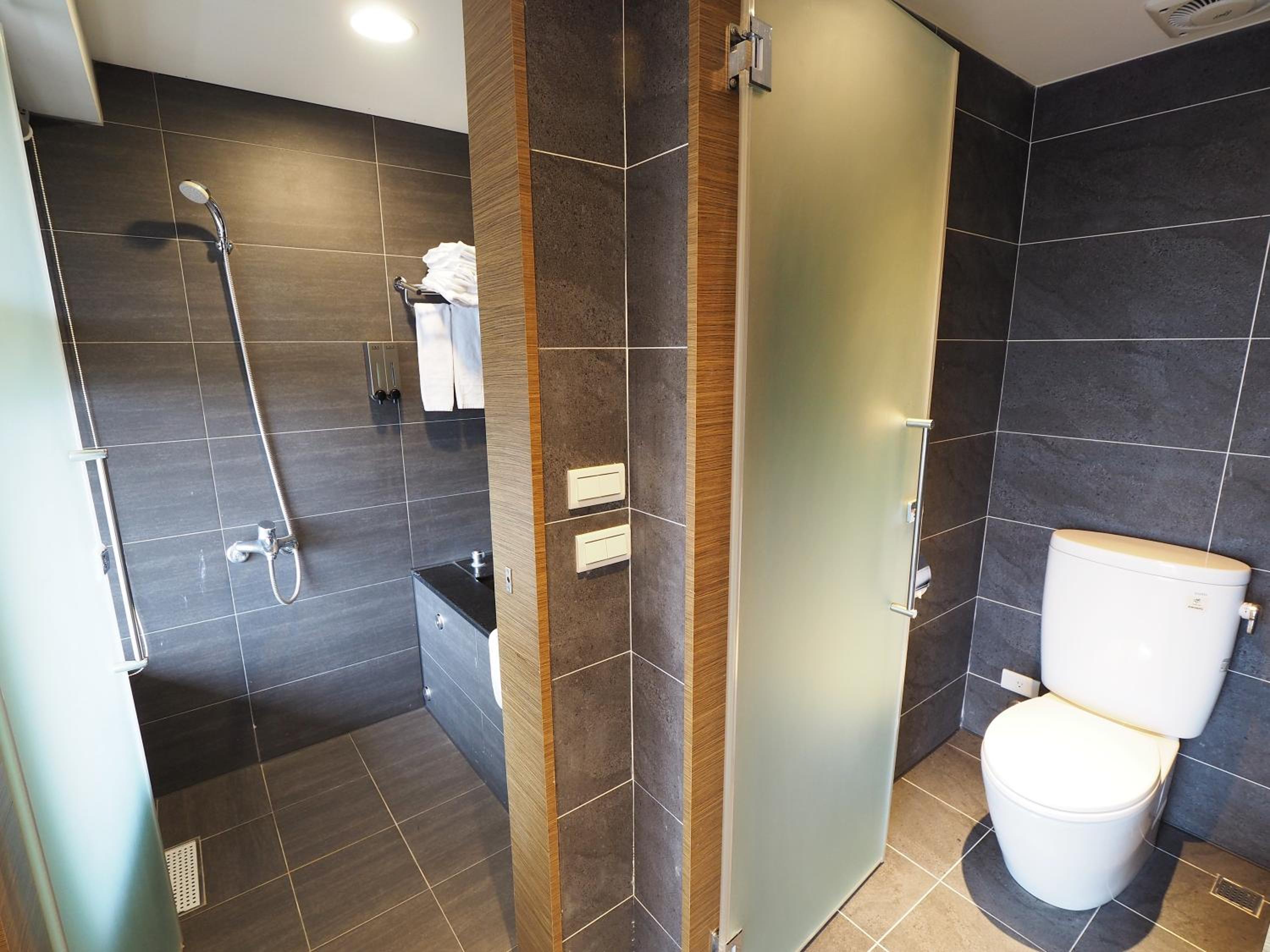 Deluxe Quadruple Room - Photo 12