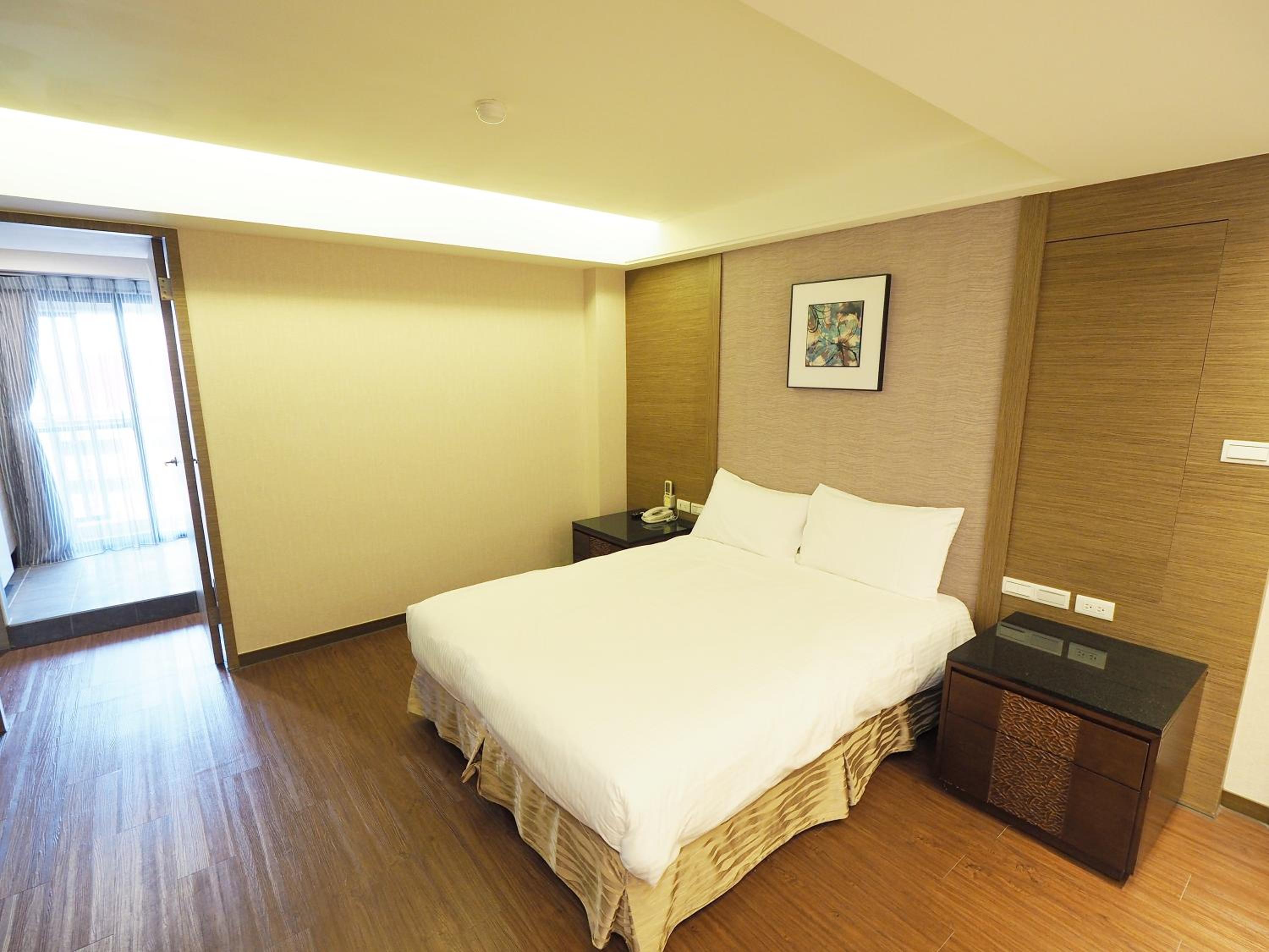 Deluxe Quadruple Room - Photo 8