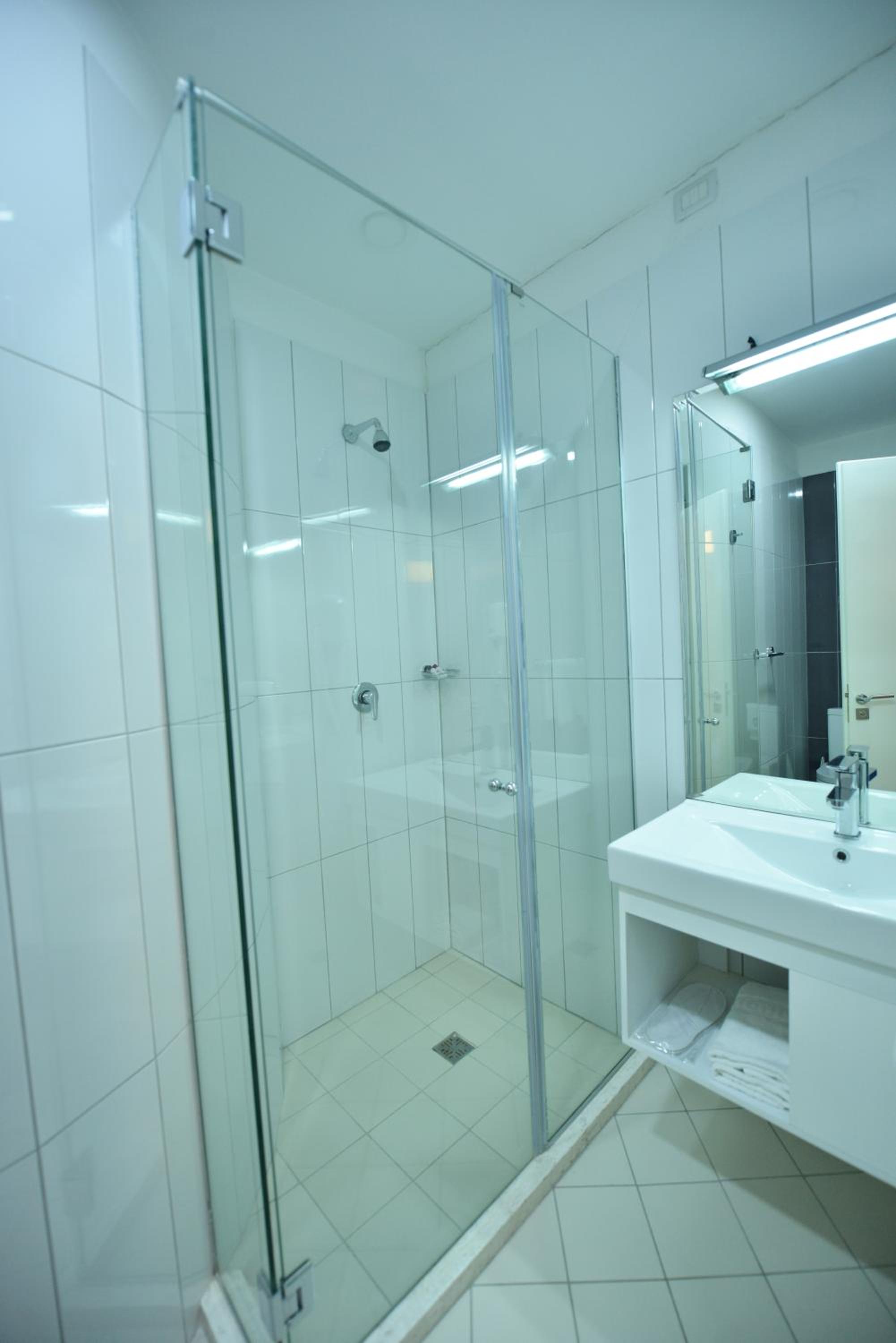 Basic Triple Room photo 2