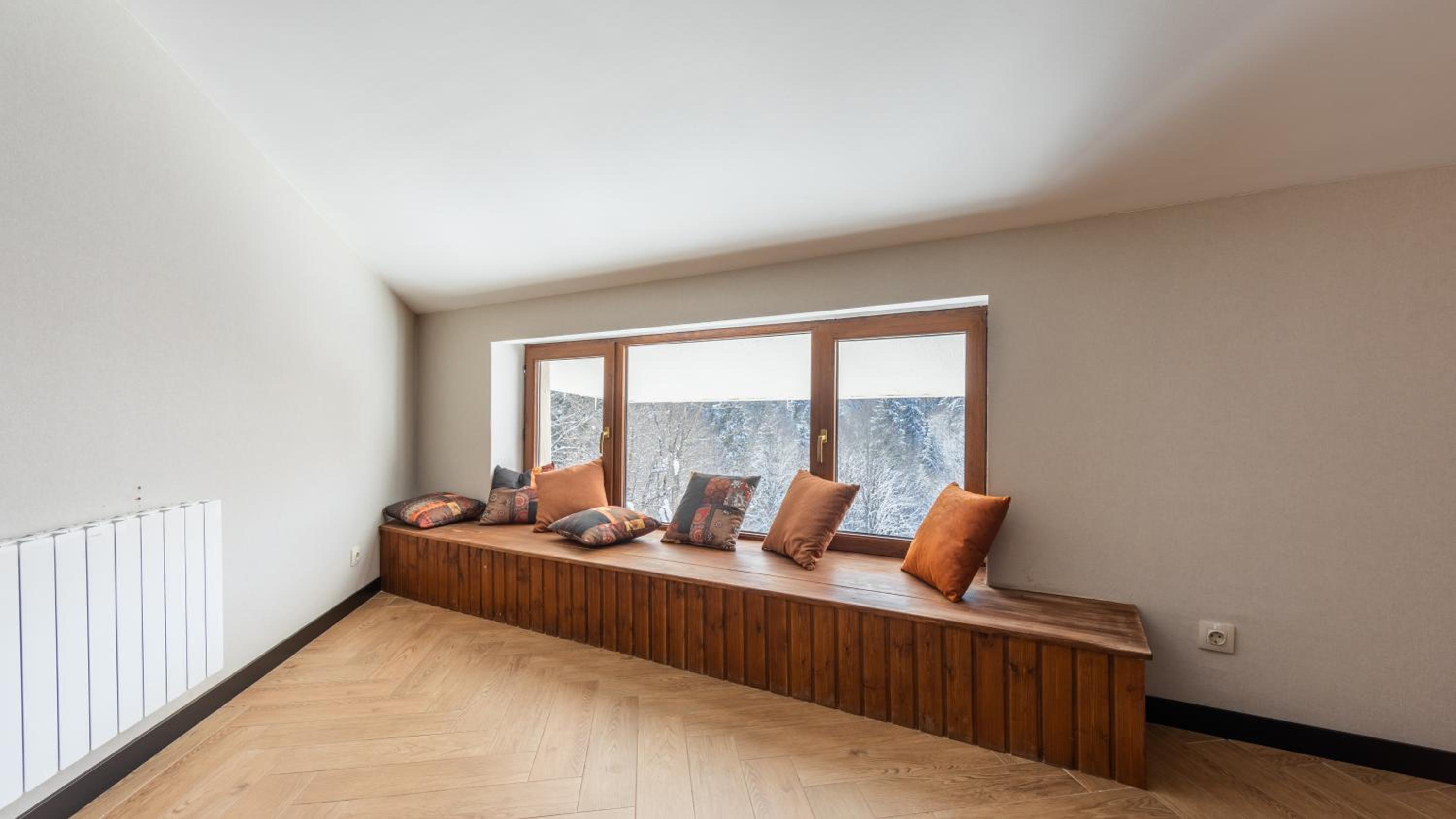 Executive Suite - Photo 3