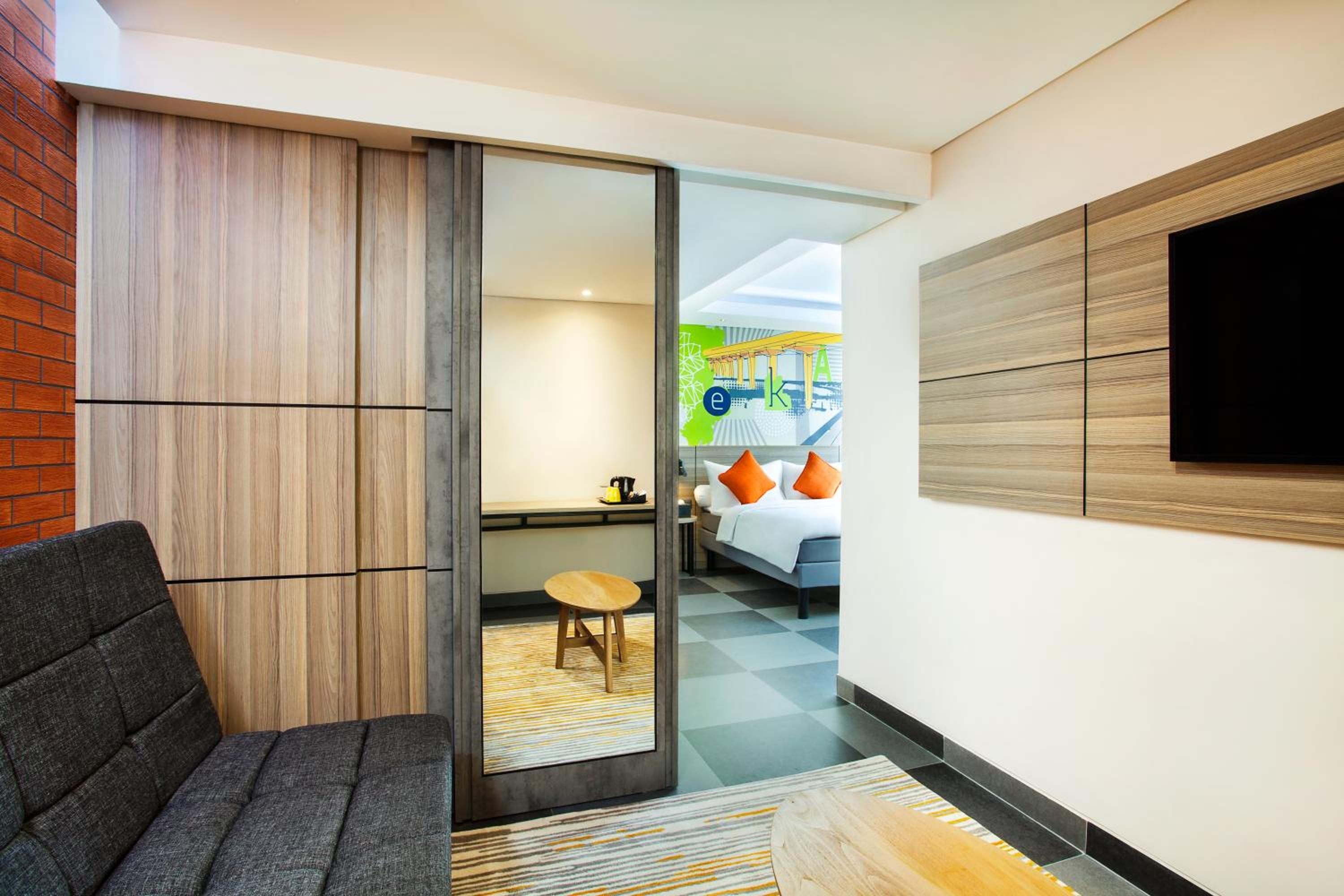 Family Room with 20% Spa Discount - Photo 5