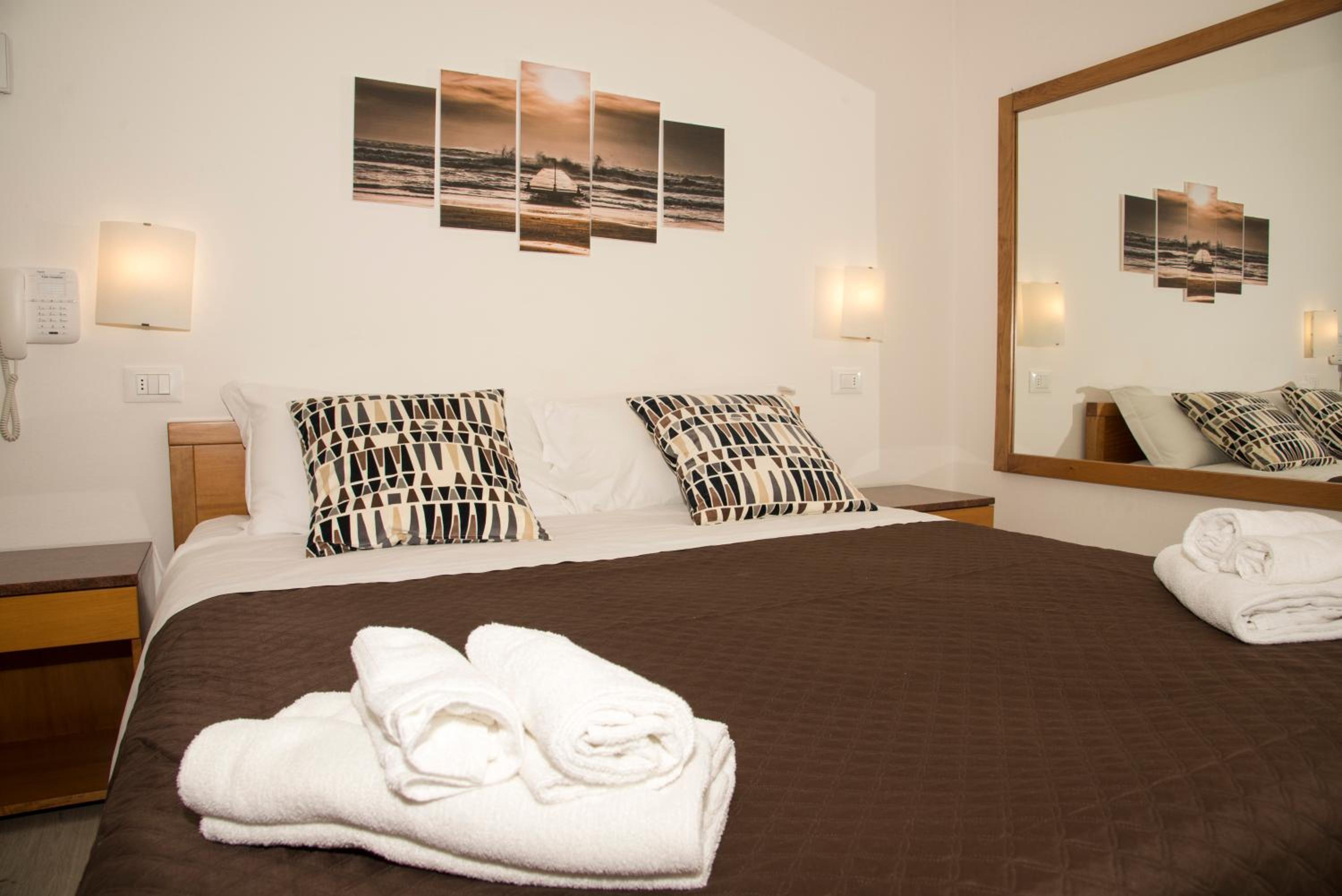 Double Room - Photo 1